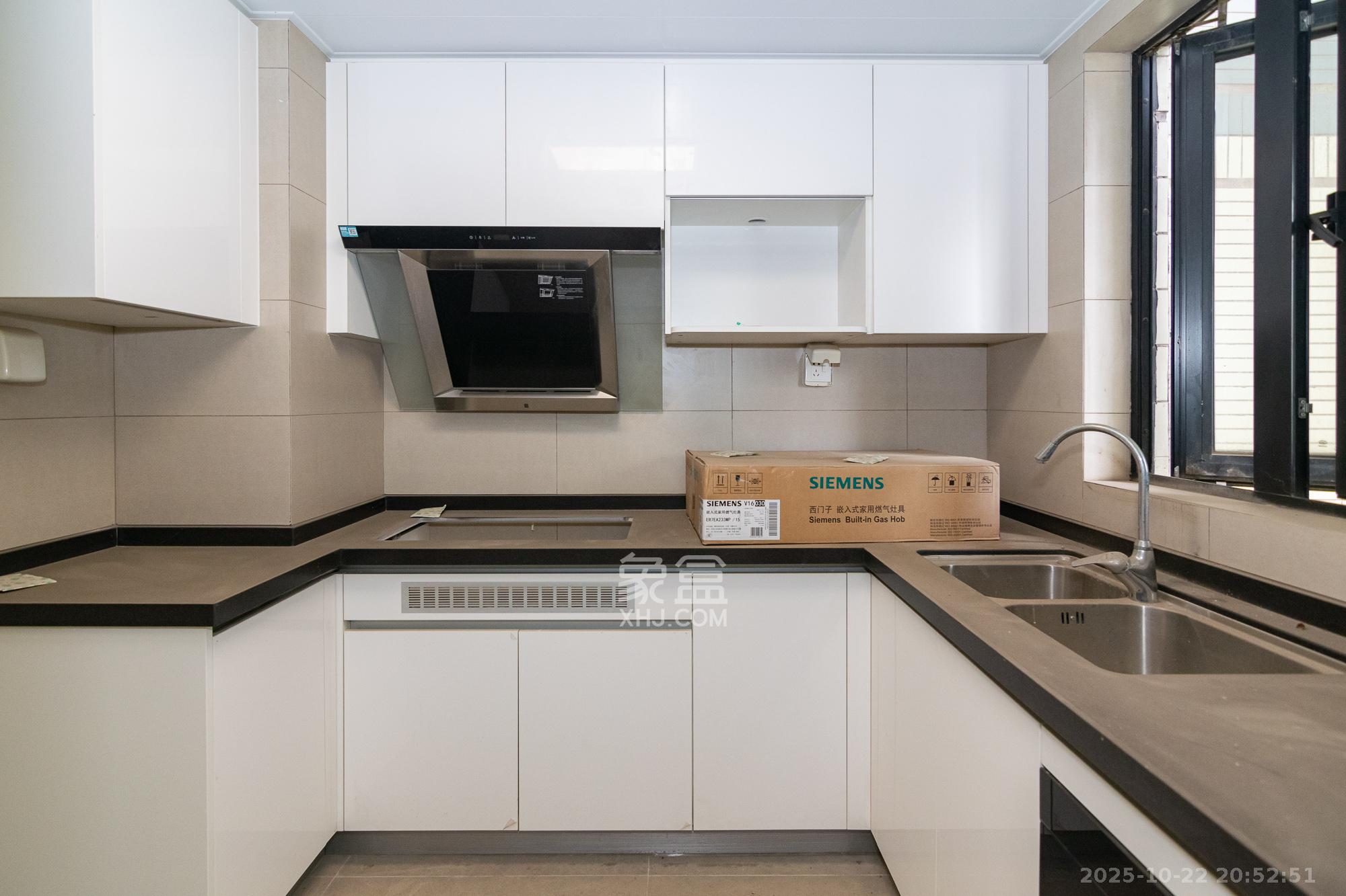 时代年华 4室2厅2卫 95.0万 时代年华 4室2厅2卫 95.0万厨房