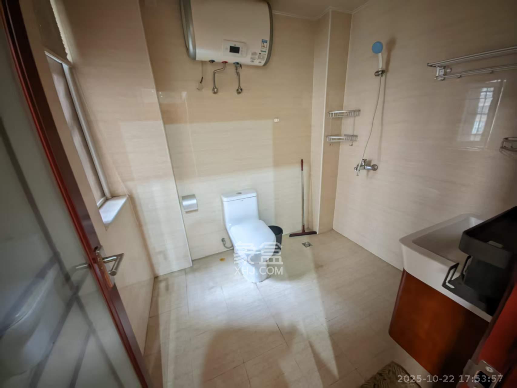 上河国际C区  4室2厅2卫    3800.0元/月 上河国际C区  4室2厅2卫    3800.0元/月室内图1