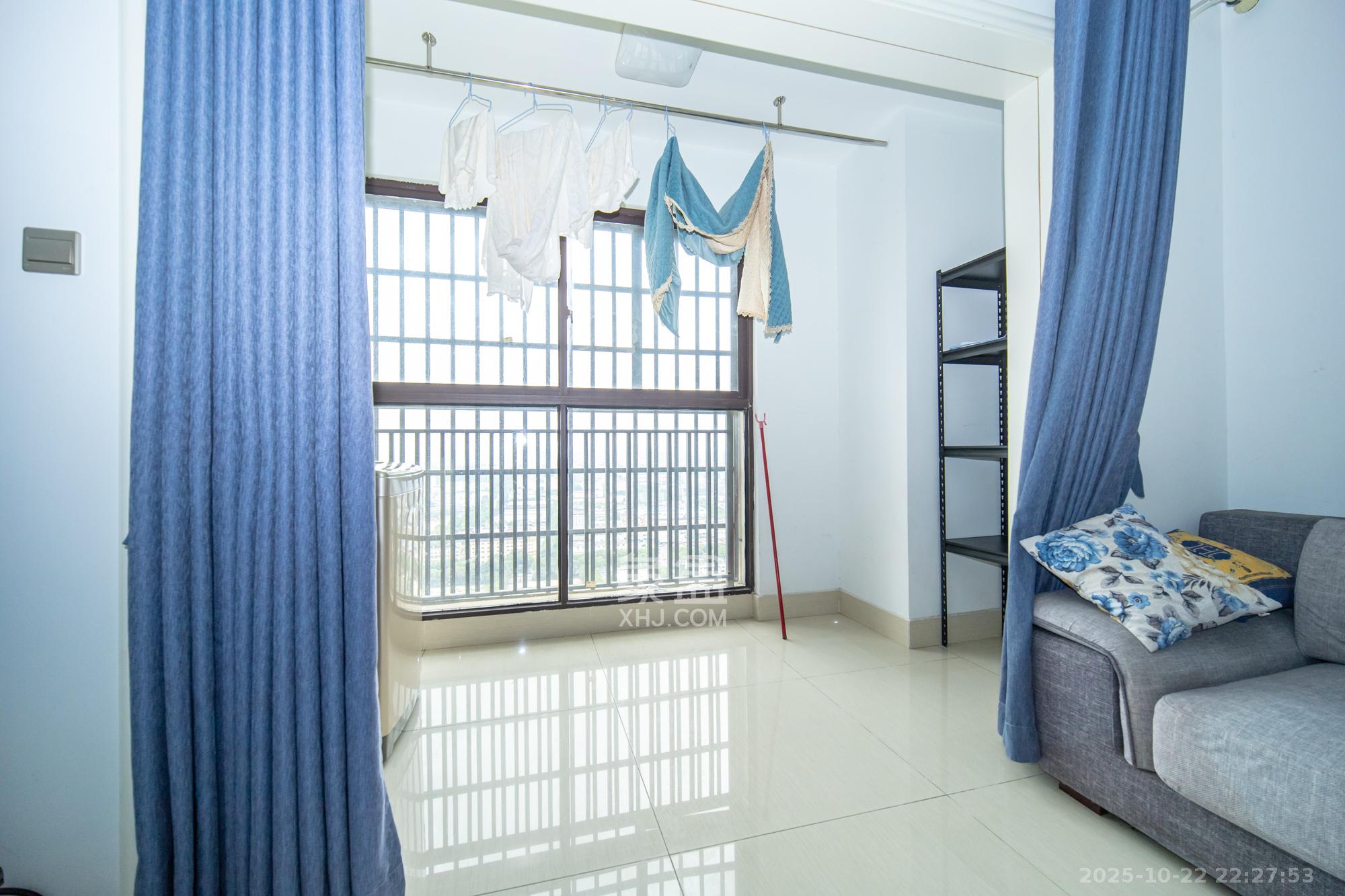 金科时代中心 3室2厅1卫 56.8万 金科时代中心 3室2厅1卫 56.8万阳台