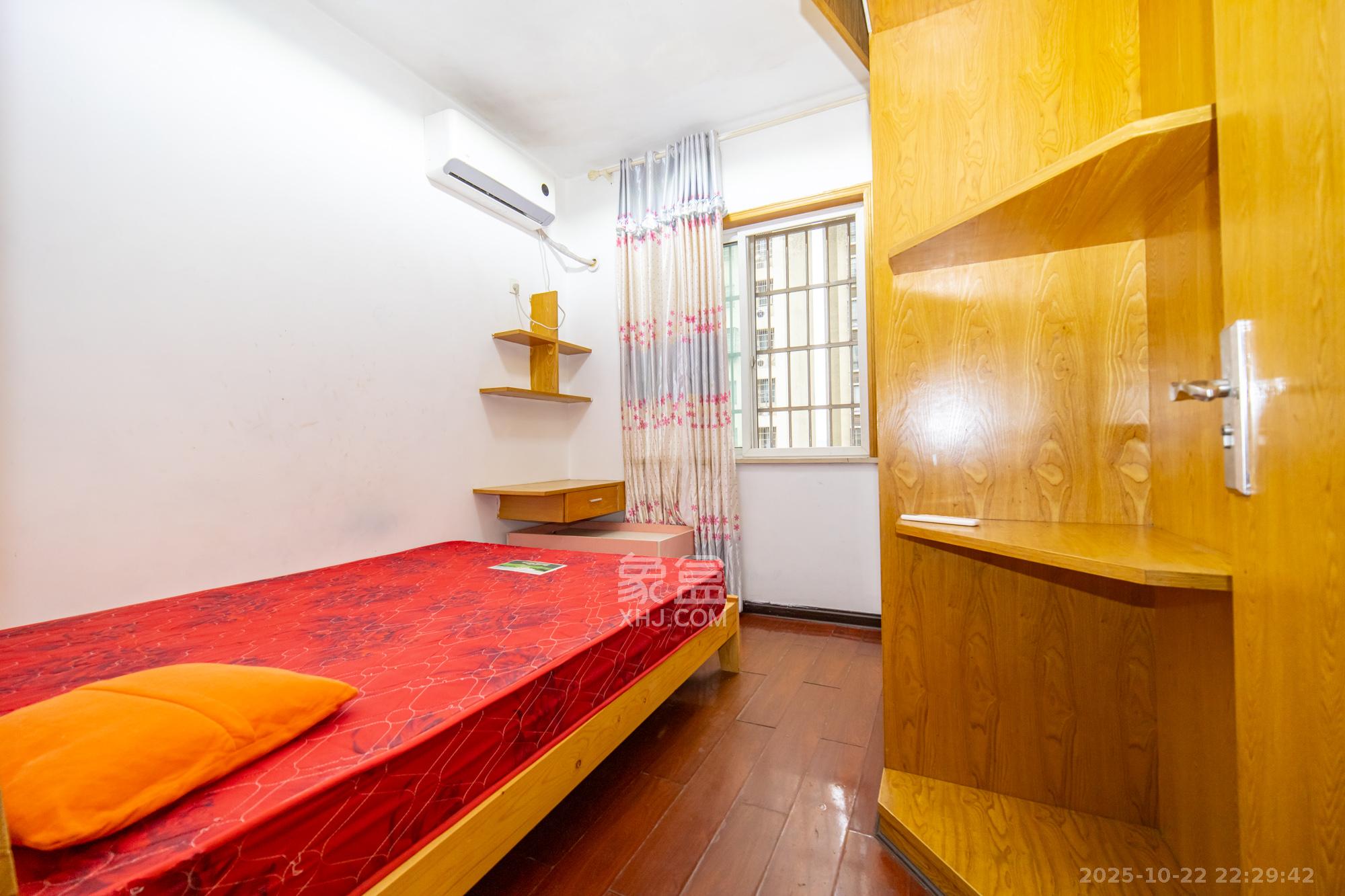 楚天世纪城东苑 2室2厅1卫 49.8万 楚天世纪城东苑 2室2厅1卫 49.8万卧室