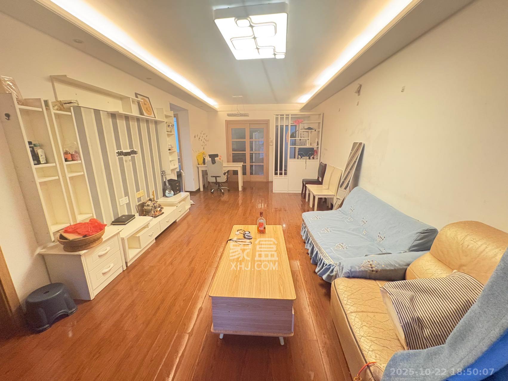 万科魅力之城非凡里  3室2厅1卫    2400.0元/月室内图