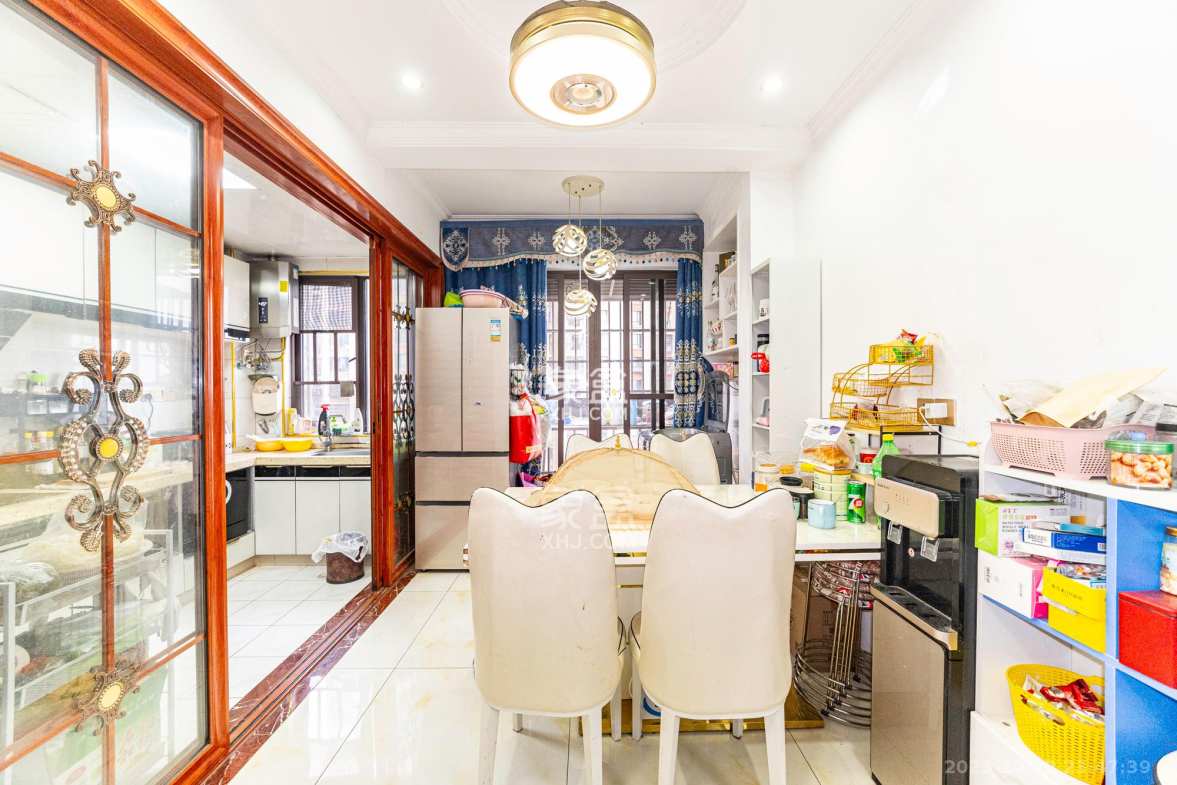 国泰九龙湾 3室2厅2卫 88.8万 国泰九龙湾 3室2厅2卫 88.8万客厅