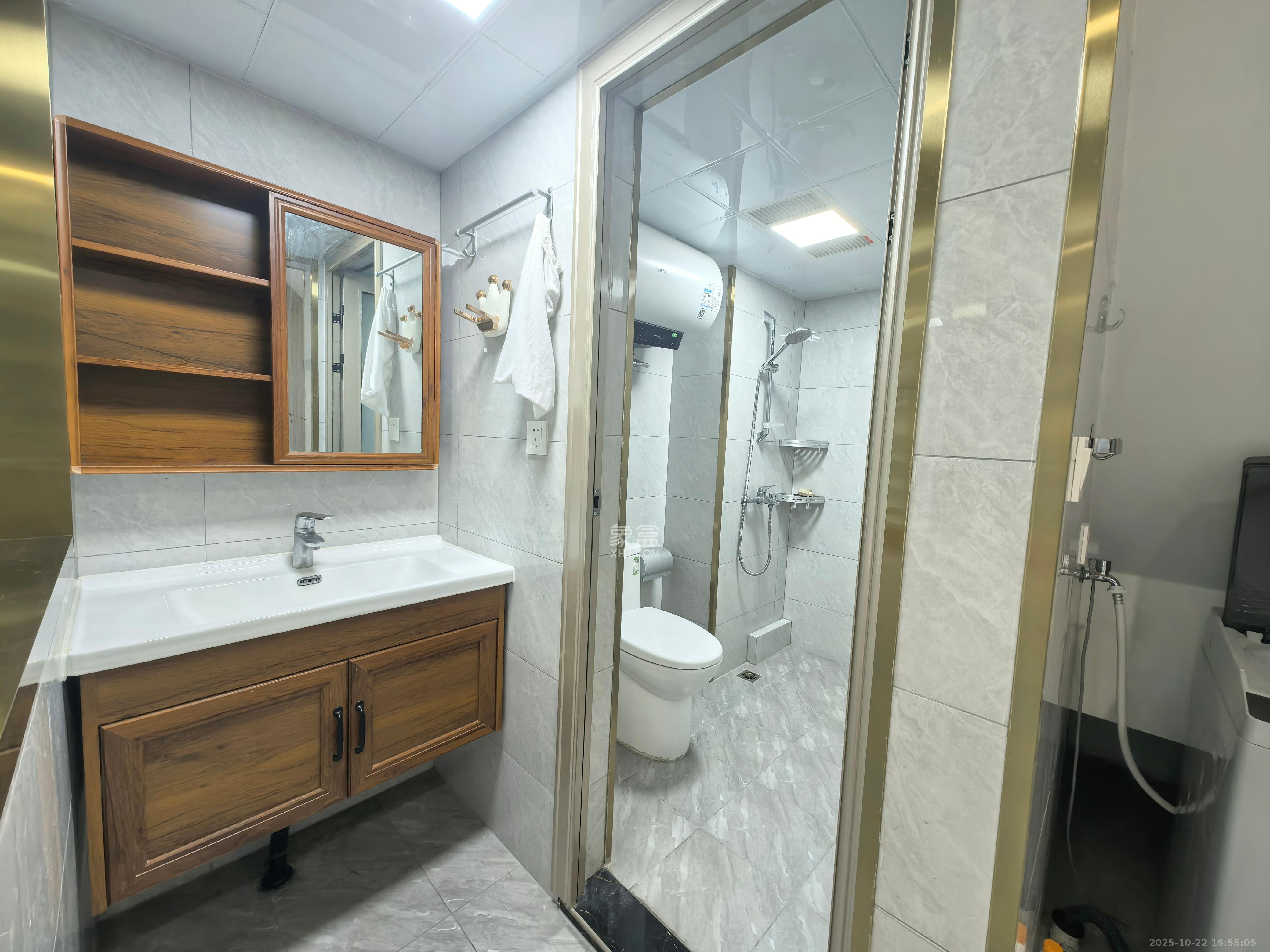 明昇壹城（明昇时代广场）三期  2室2厅2卫    2500.0元/月室内图