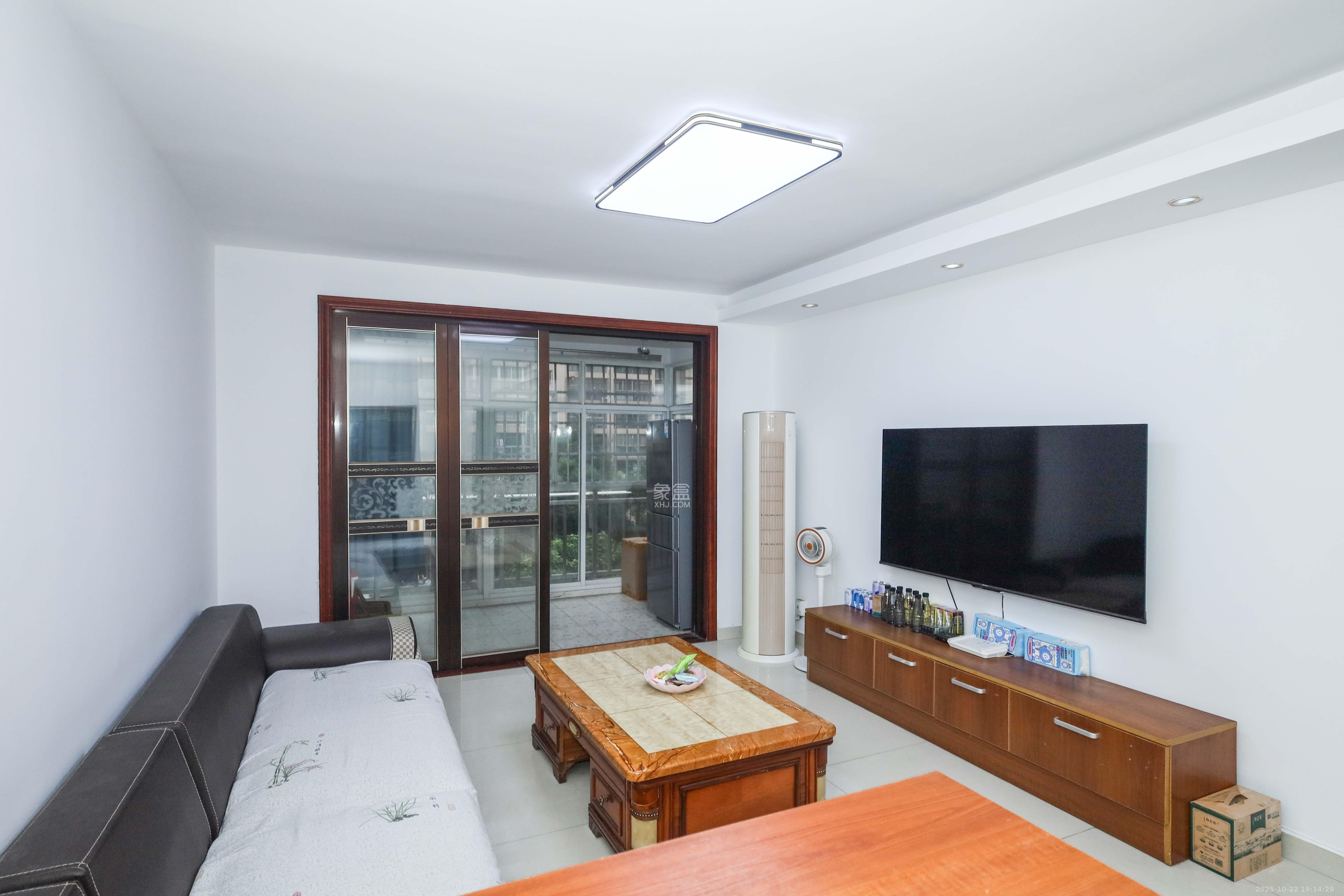 麓谷锦和园  3室1厅1卫    62.8万 麓谷锦和园  3室1厅1卫    62.8万客厅