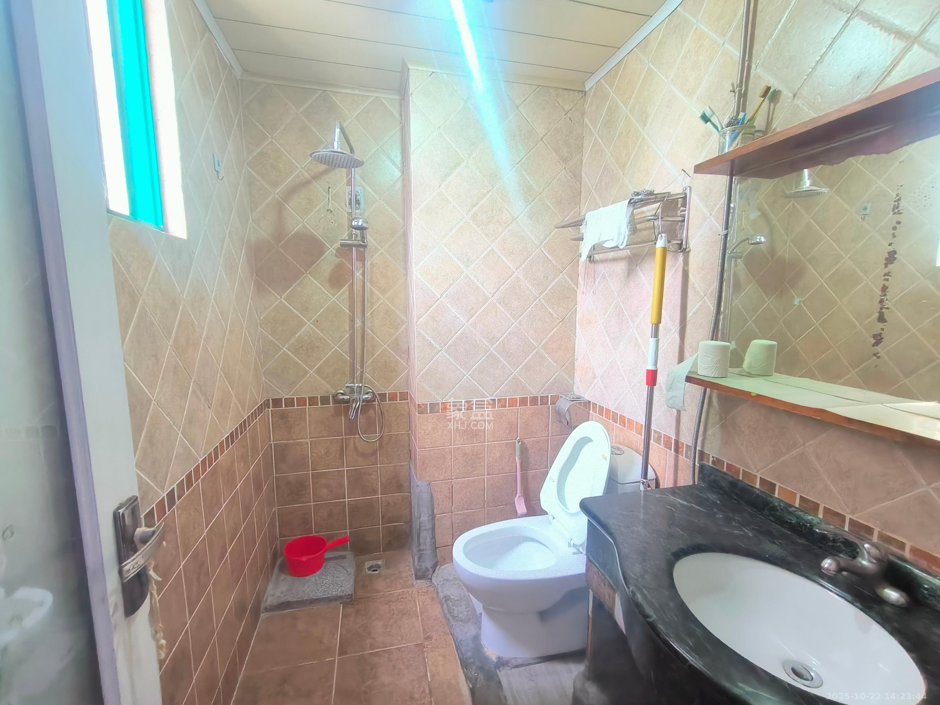 明城公寓  2室1厅1卫    1200.0元/月室内图