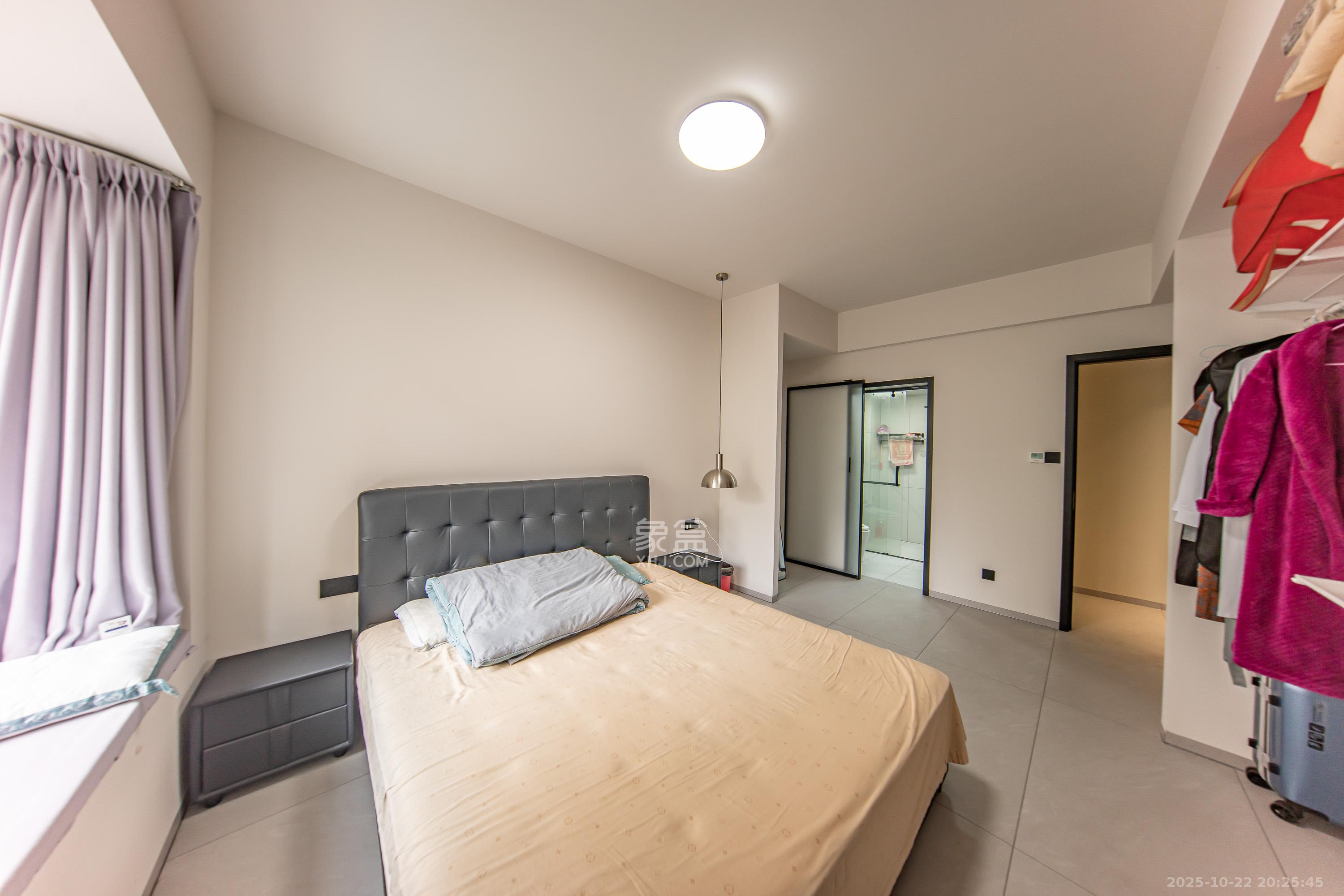 建投象山国际  3室2厅2卫    130.0万卧室