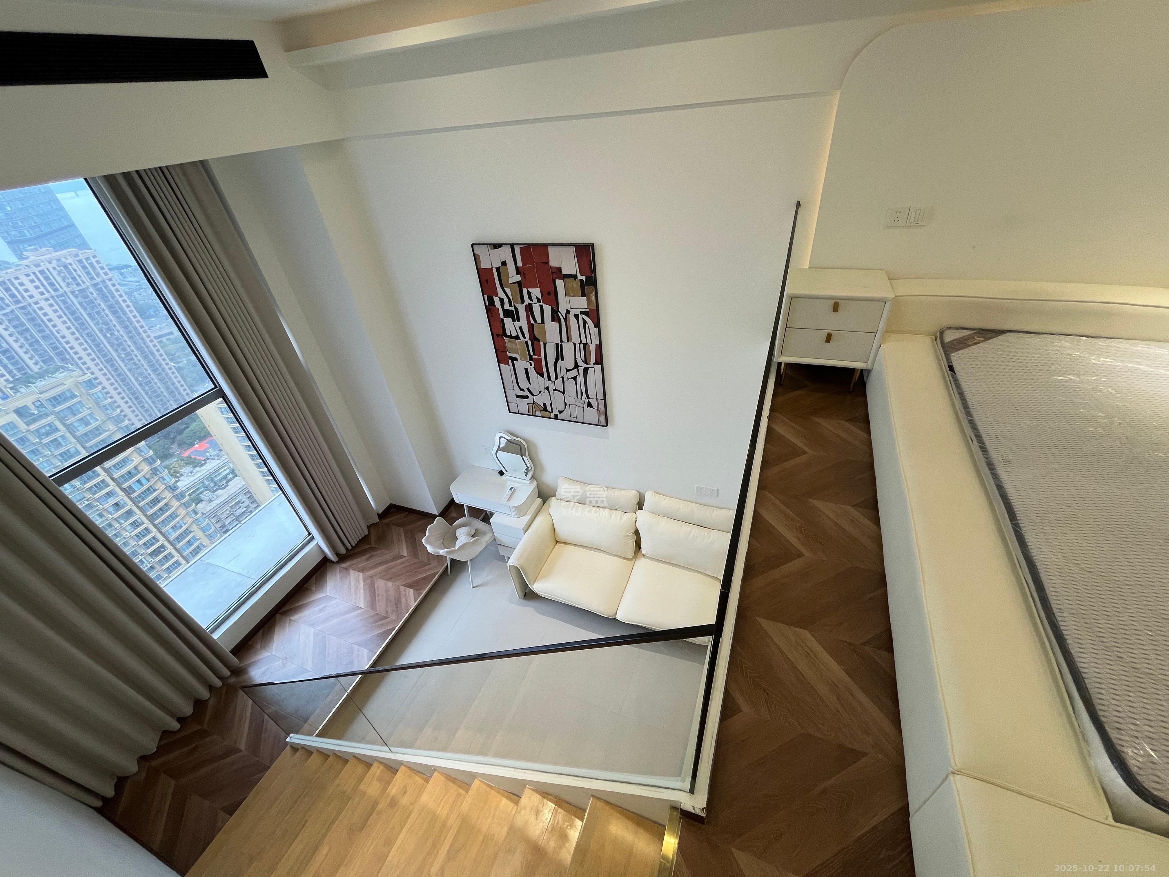 保利天禧EF区  1室2厅1卫    2500.0元/月室内图