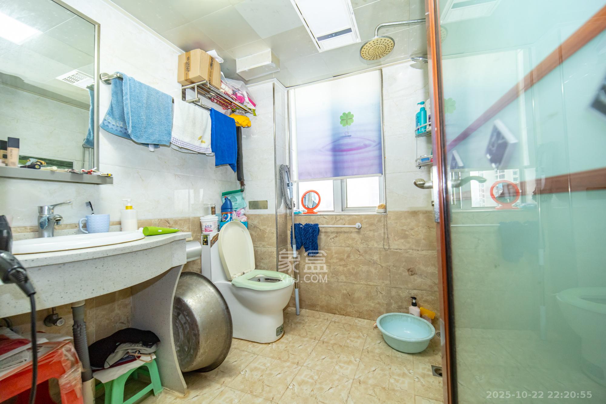 恒广国际景园一二区 2室2厅1卫 57.8万 恒广国际景园一二区 2室2厅1卫 57.8万卫生间