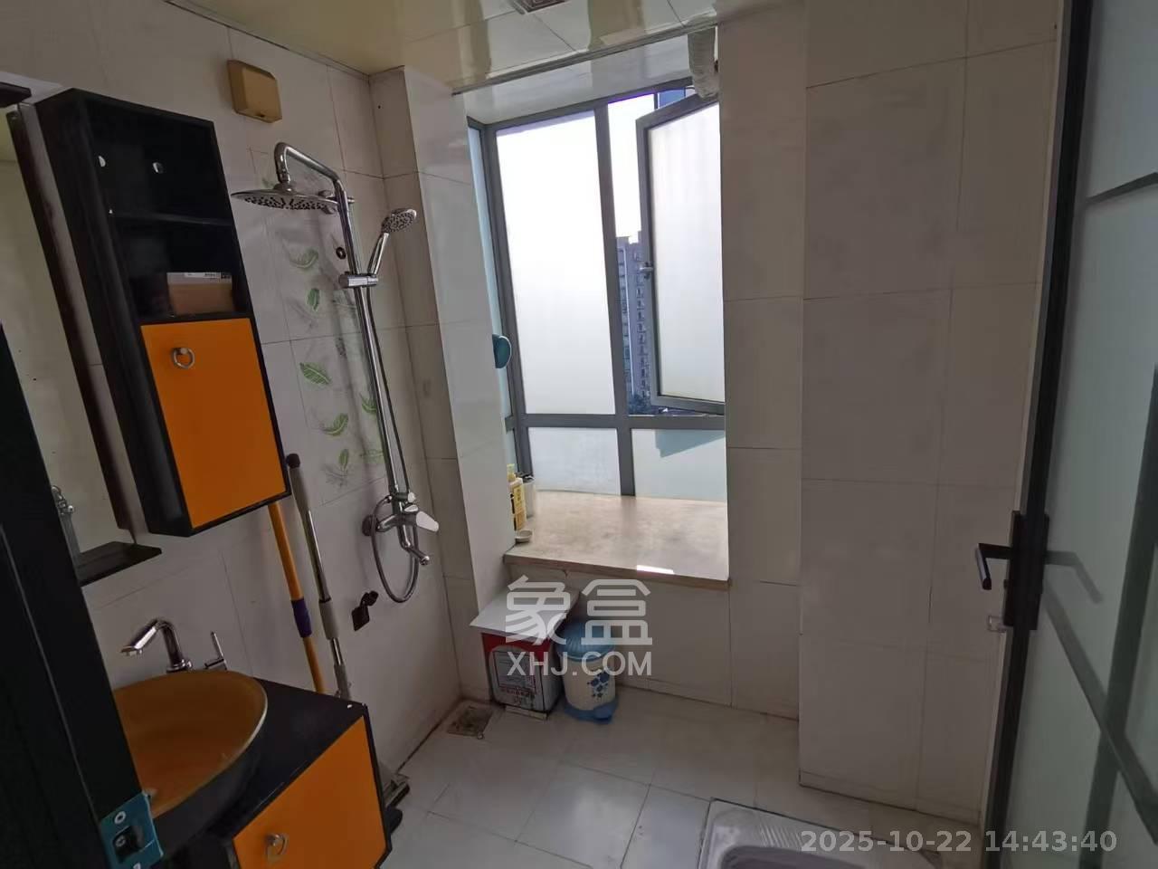 银港水晶城 2室2厅1卫 2400.0元/月 银港水晶城 2室2厅1卫 2400.0元/月室内图