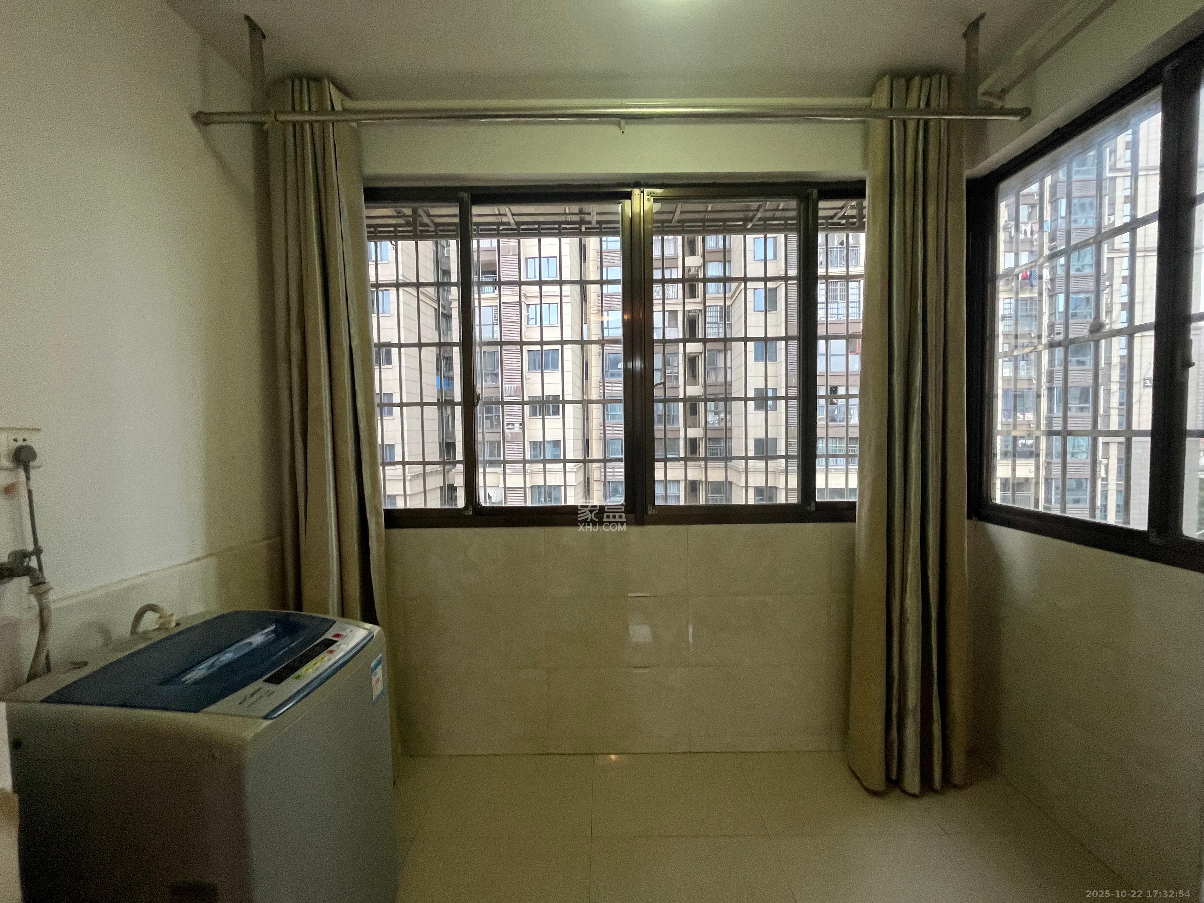 金峰小区北院(七里营社区)  3室2厅2卫    1900.0元/月 金峰小区北院(七里营社区)  3室2厅2卫    1900.0元/月室内图