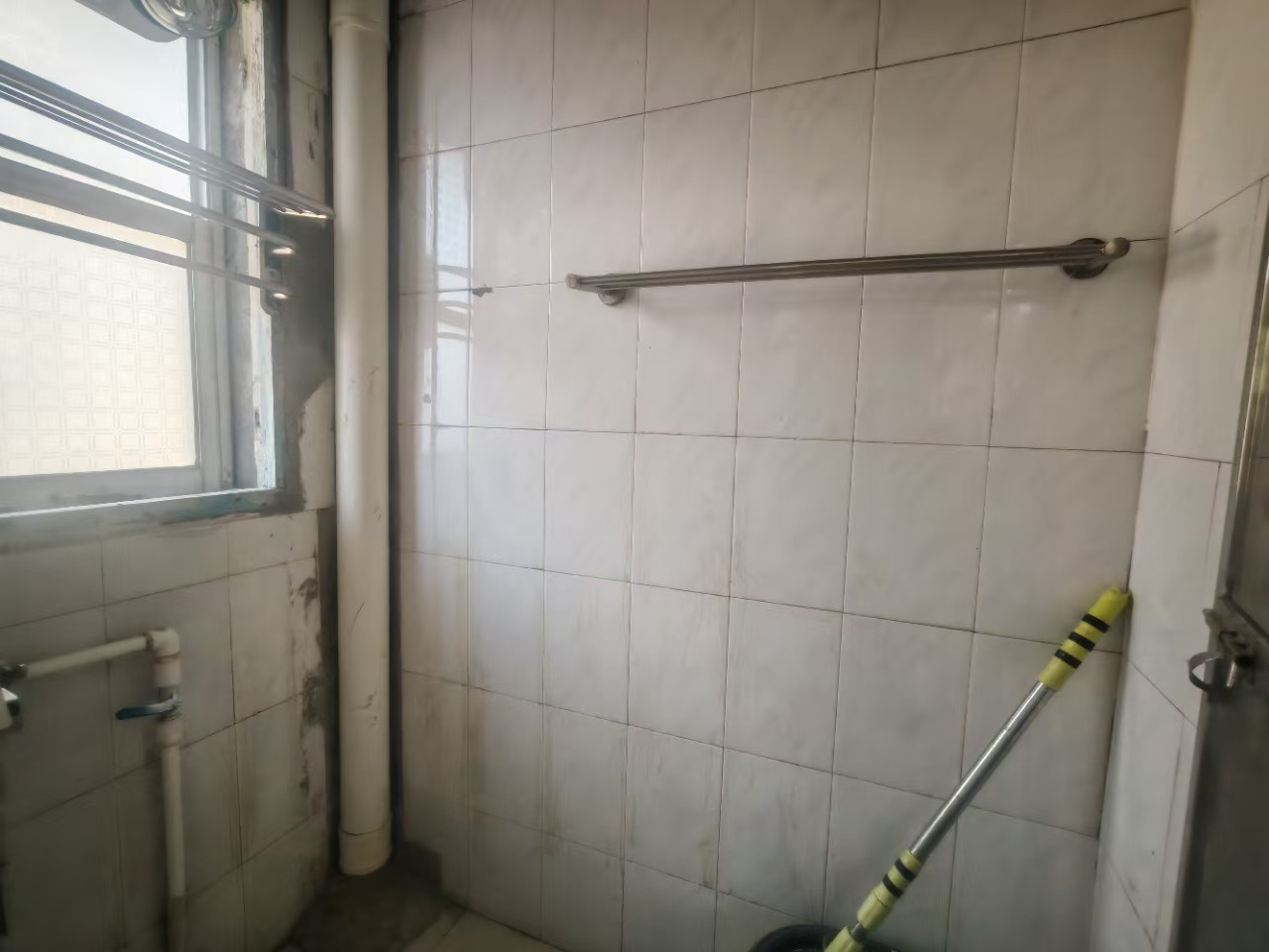 赫山办事处东风岭社区 2室1厅1卫 800.0元/月 赫山办事处东风岭社区 2室1厅1卫 800.0元/月室内图