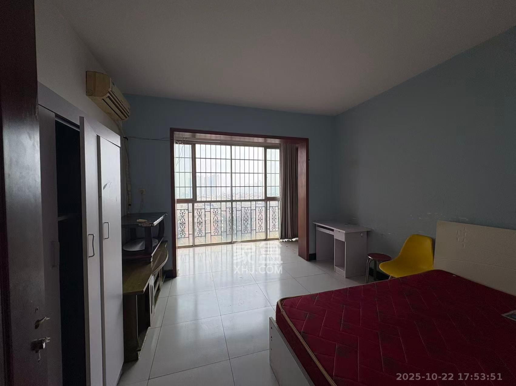 金地华园  3室2厅1卫    2100.0元/月室内图