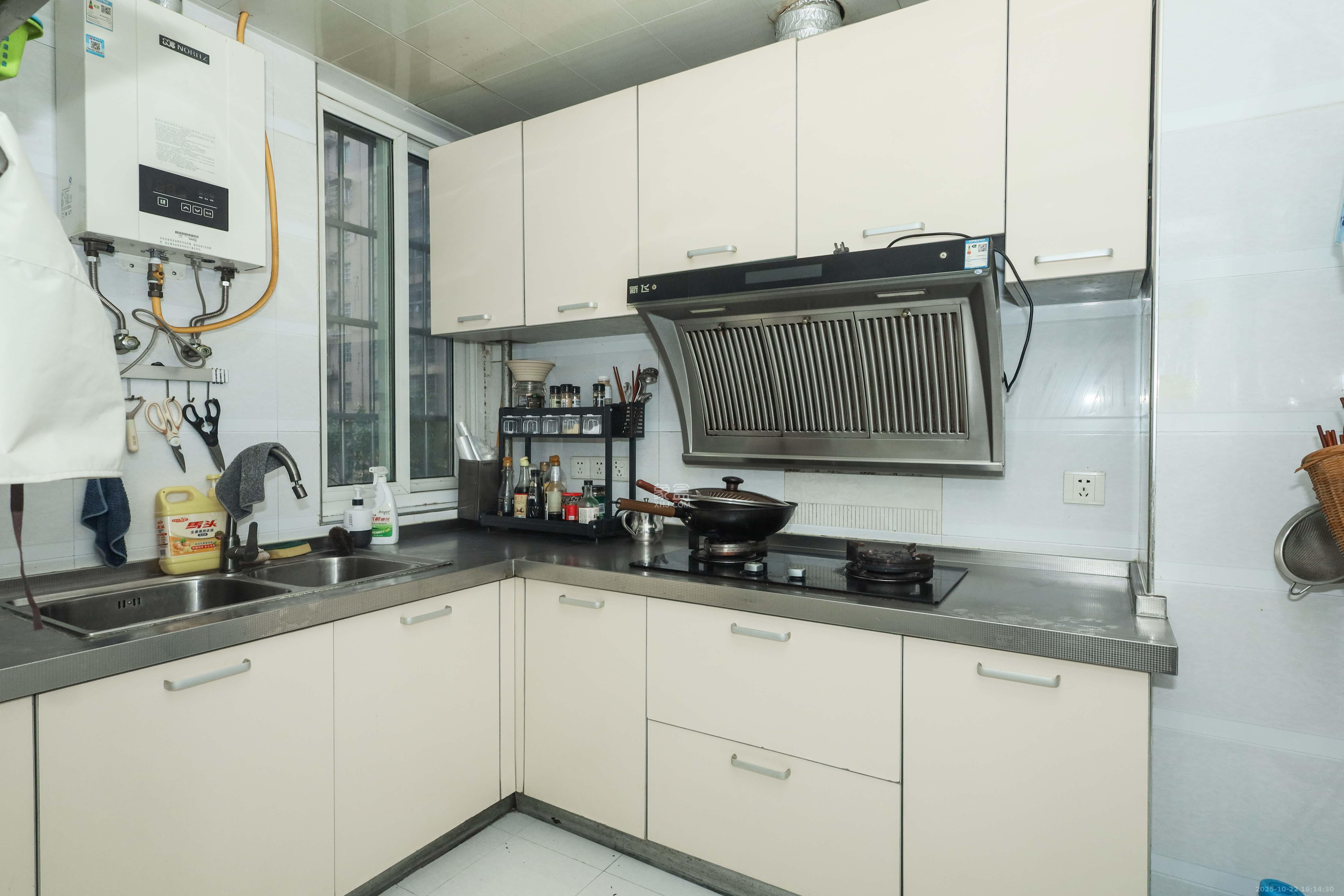 麓谷锦和园  3室1厅1卫    62.8万 麓谷锦和园  3室1厅1卫    62.8万厨房