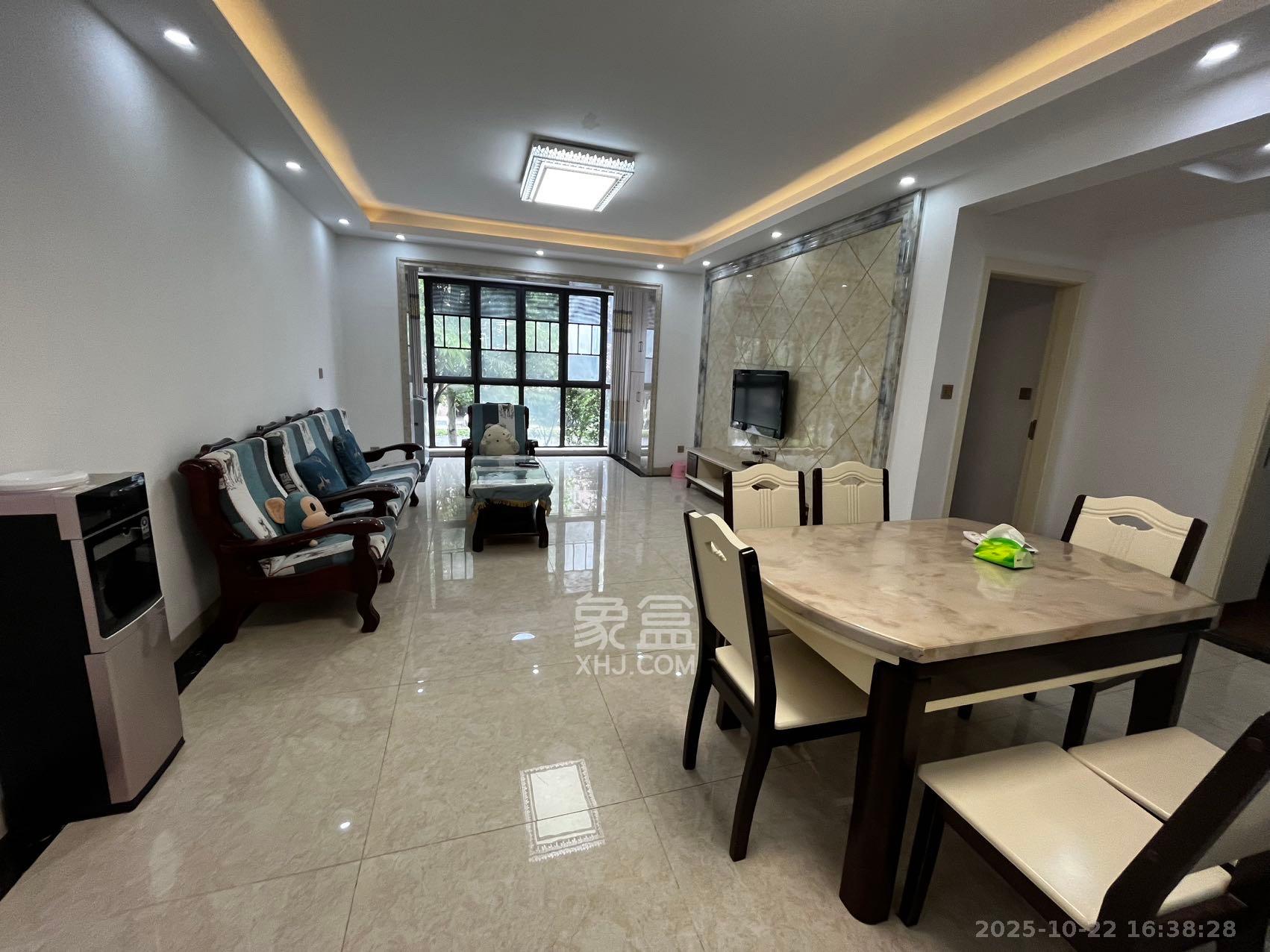 和润园一、二期  3室2厅1卫    2100.0元/月室内图