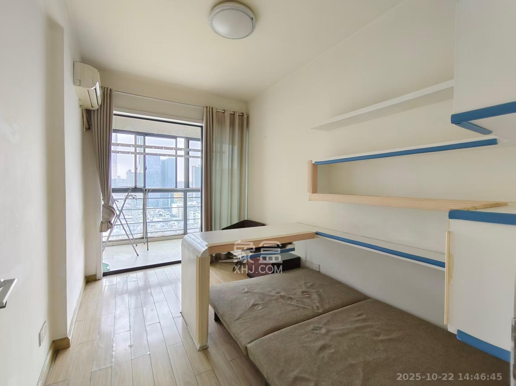 银港水晶城 3室2厅2卫 2800.0元/月 银港水晶城 3室2厅2卫 2800.0元/月室内图