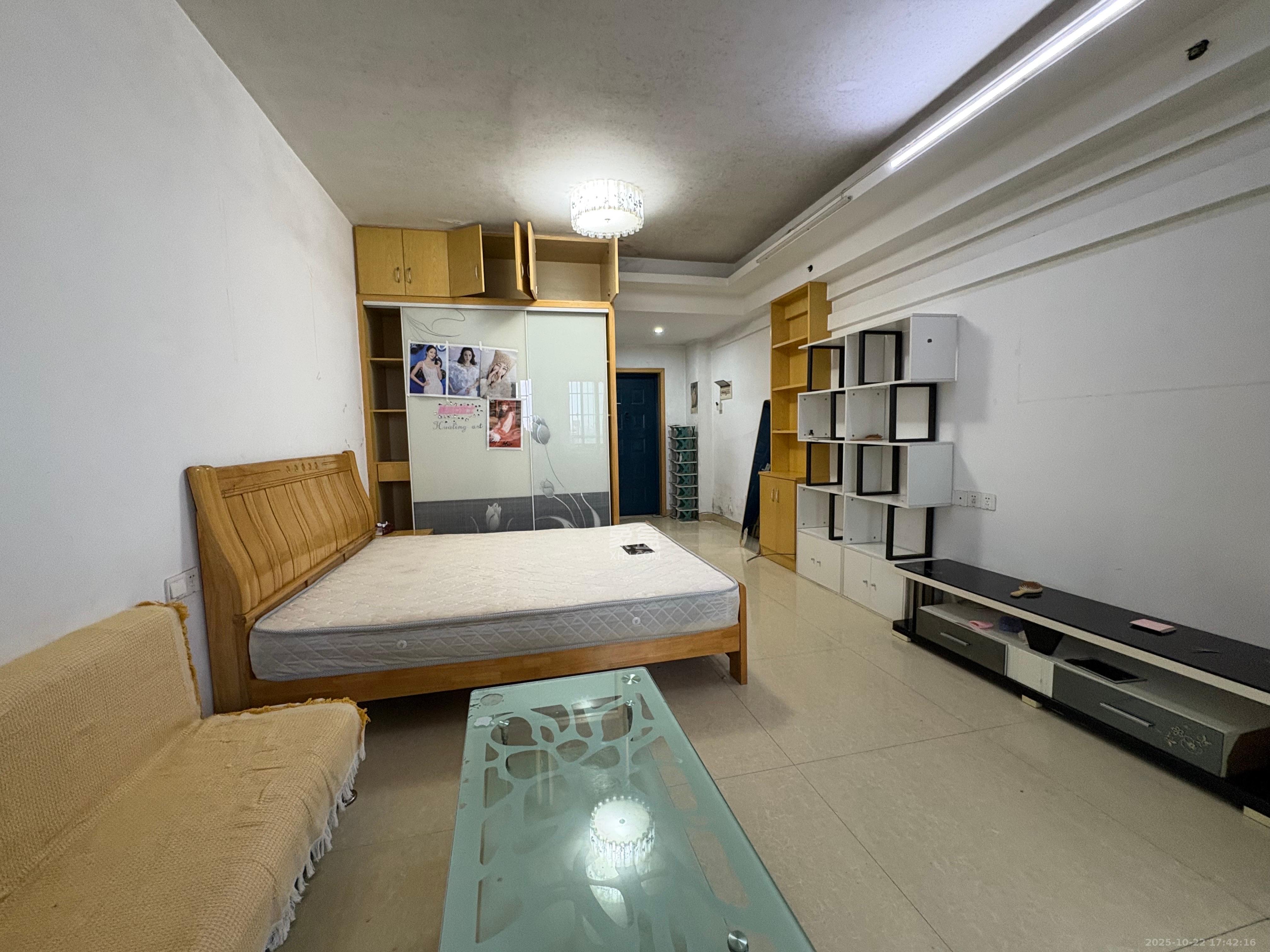 尚都花园城  1室1厅1卫    1100.0元/月 尚都花园城  1室1厅1卫    1100.0元/月