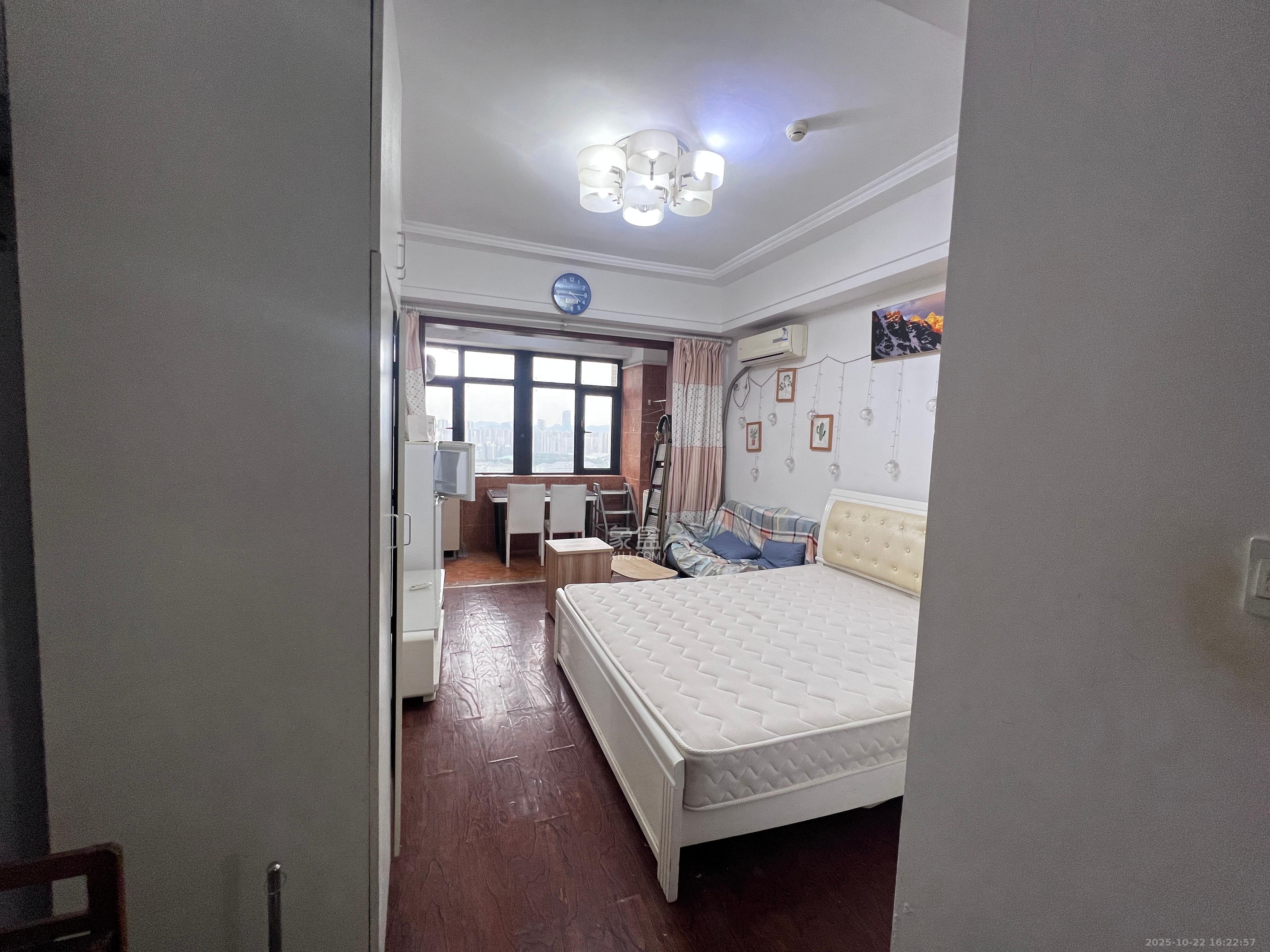 天元涉外景园B区  1室1厅1卫    1400.0元/月室内图