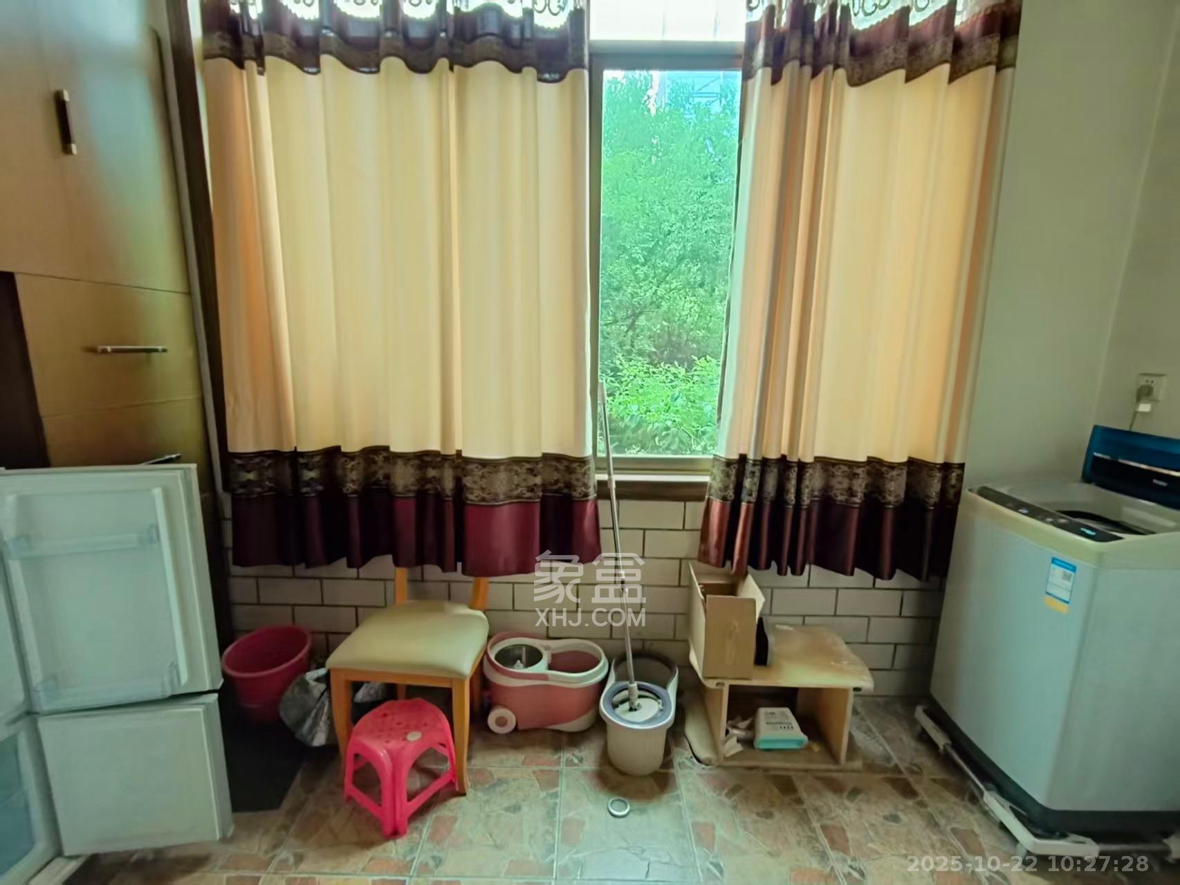 物资厅宿舍(五一大道) 3室2厅1卫 2000.0元/月 物资厅宿舍(五一大道) 3室2厅1卫 2000.0元/月室内图