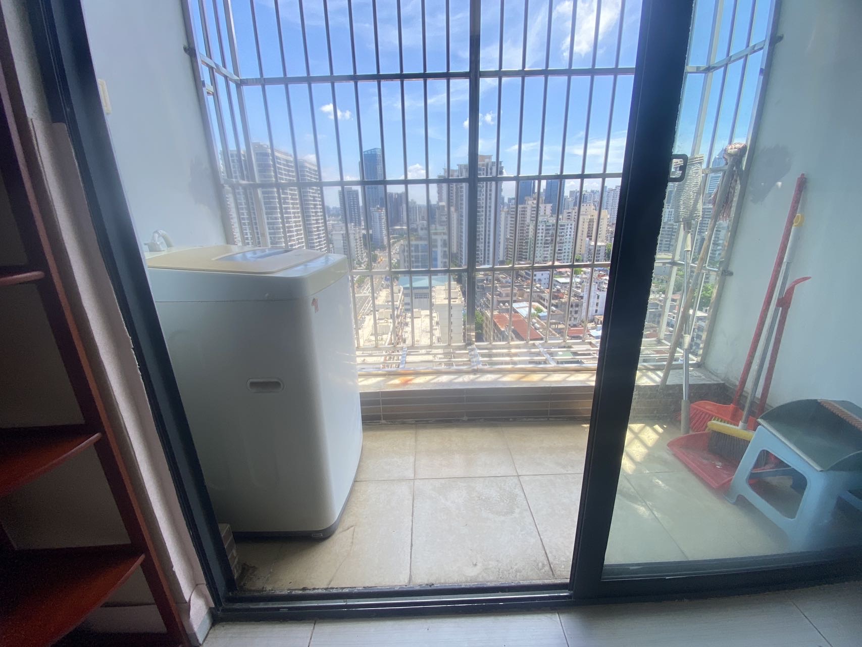 天骋康都  1室1厅1卫    39.0万客厅