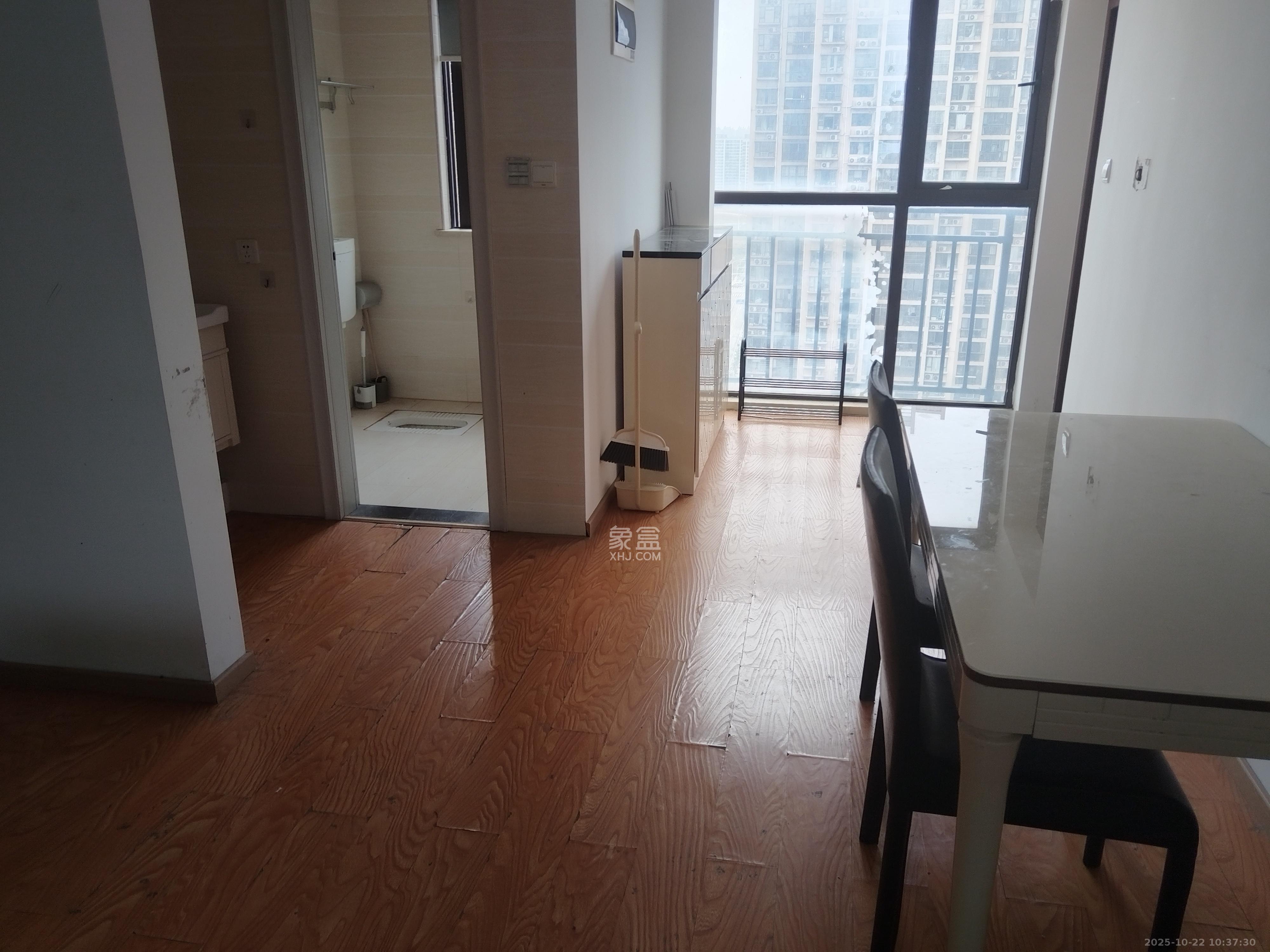 钰龙天下二期（钰龙佳园）  3室2厅2卫    2400.0元/月室内图