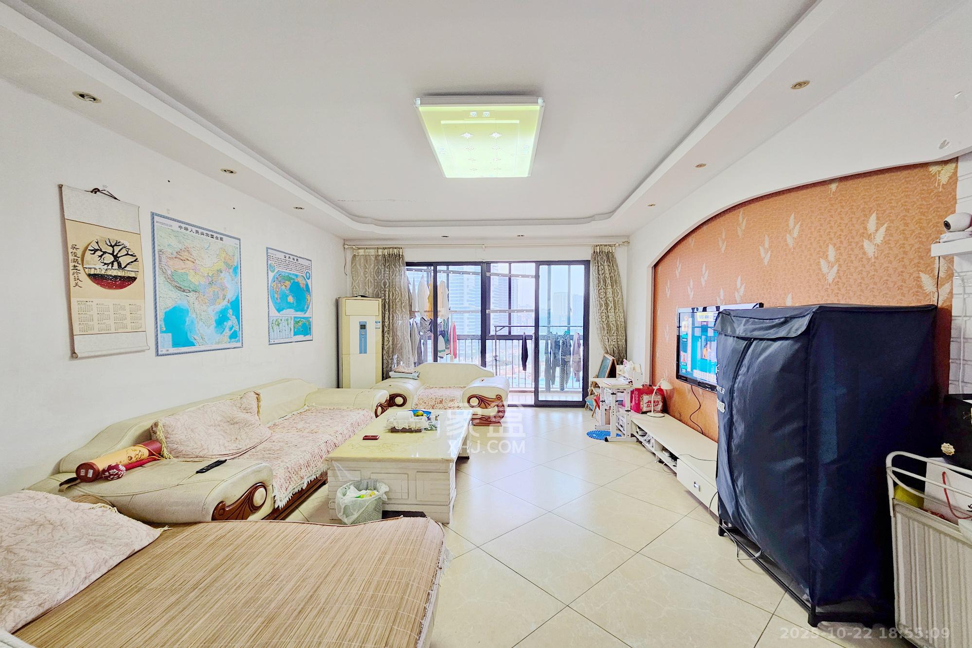 茂华国际湘 3室2厅2卫 105.0万 茂华国际湘 3室2厅2卫 105.0万客厅