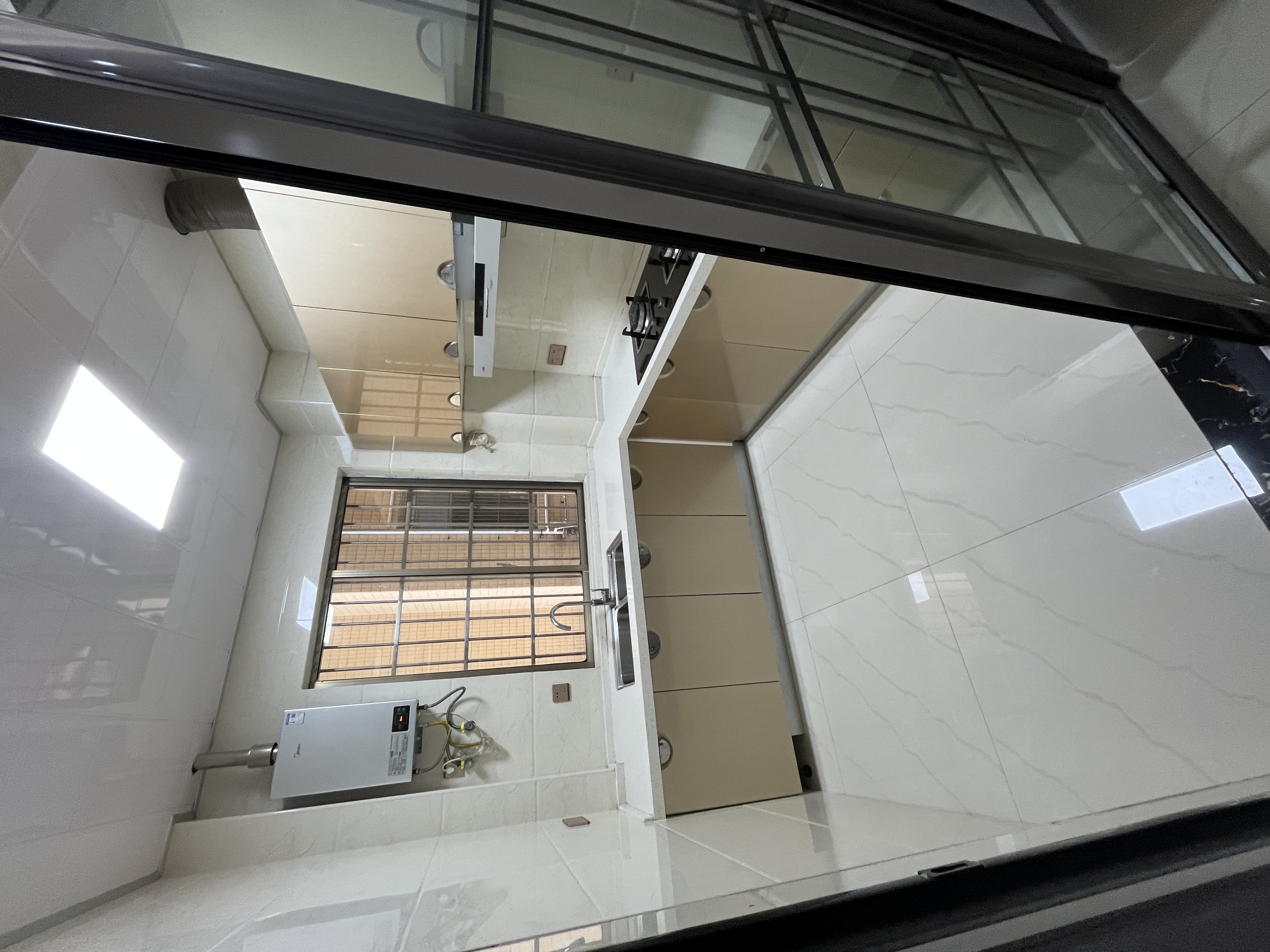 华新苑 2室2厅1卫 1900.0元/月 华新苑 2室2厅1卫 1900.0元/月室内图