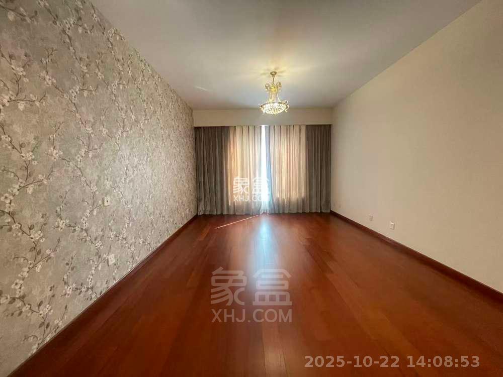 晋合湘水湾一期  4室2厅2卫    5000.0元/月室内图