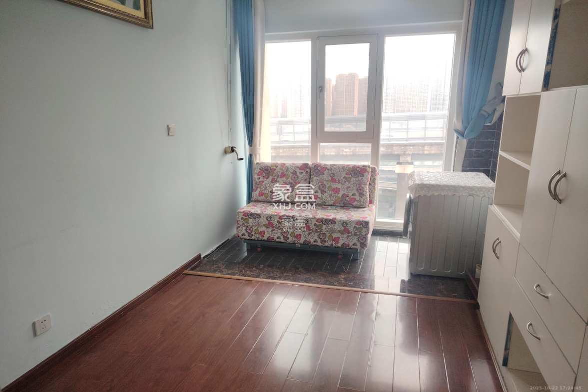 湘府十城(汇财御景湾新寓,汇财国际)  3室2厅2卫    2500.0元/月 湘府十城(汇财御景湾新寓,汇财国际)  3室2厅2卫    2500.0元/月室内图