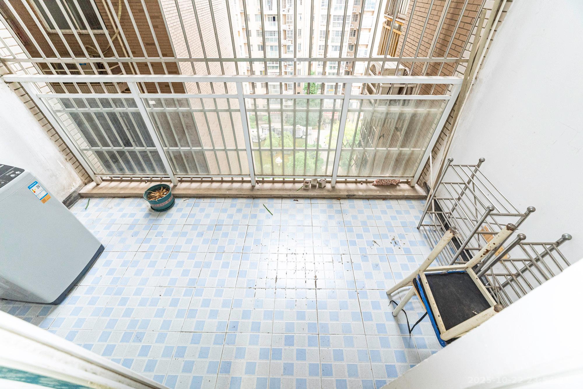 紫晶城  2室2厅1卫    38.8万阳台