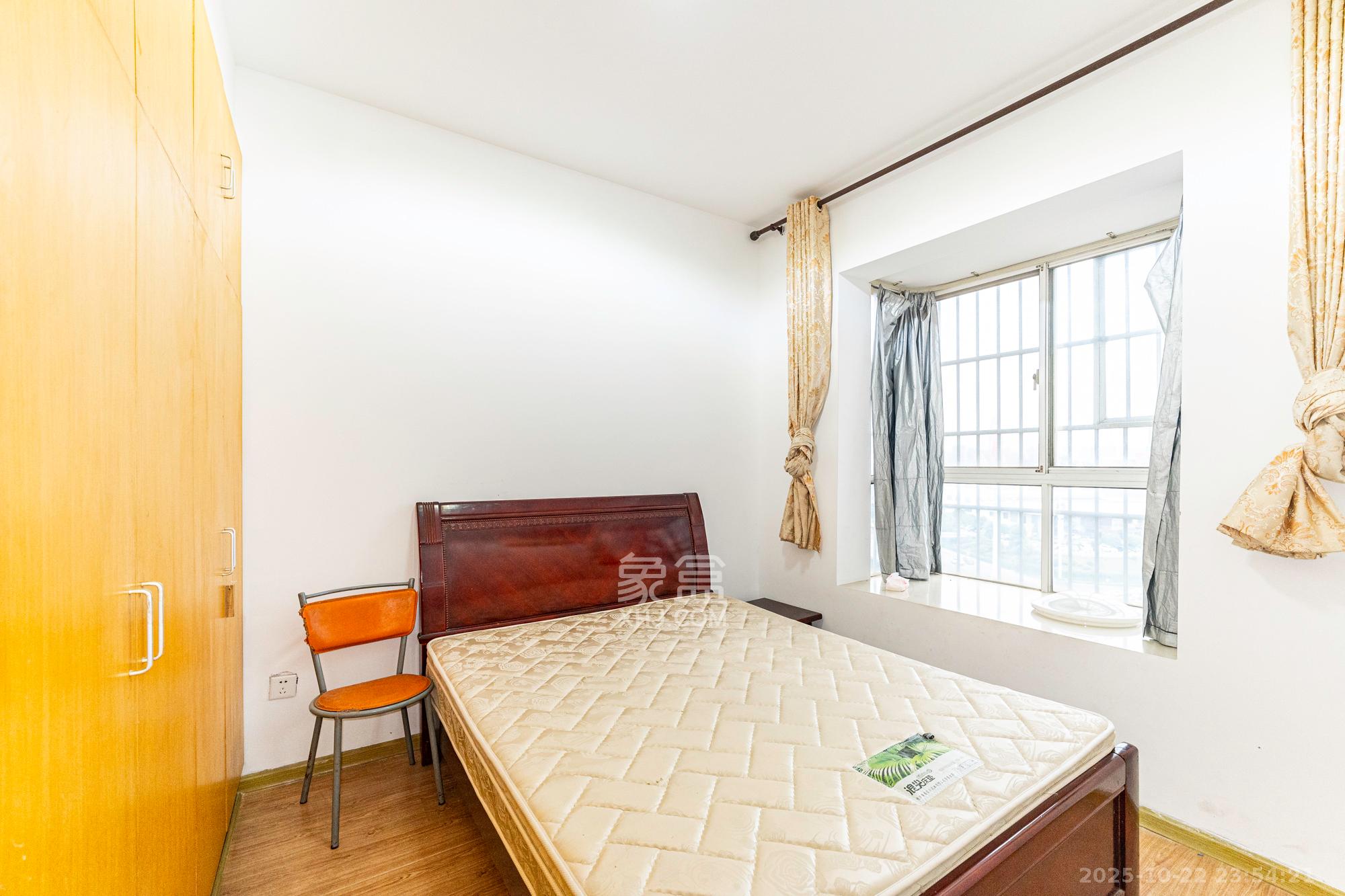 紫晶城 2室2厅1卫 38.8万 紫晶城 2室2厅1卫 38.8万卧室