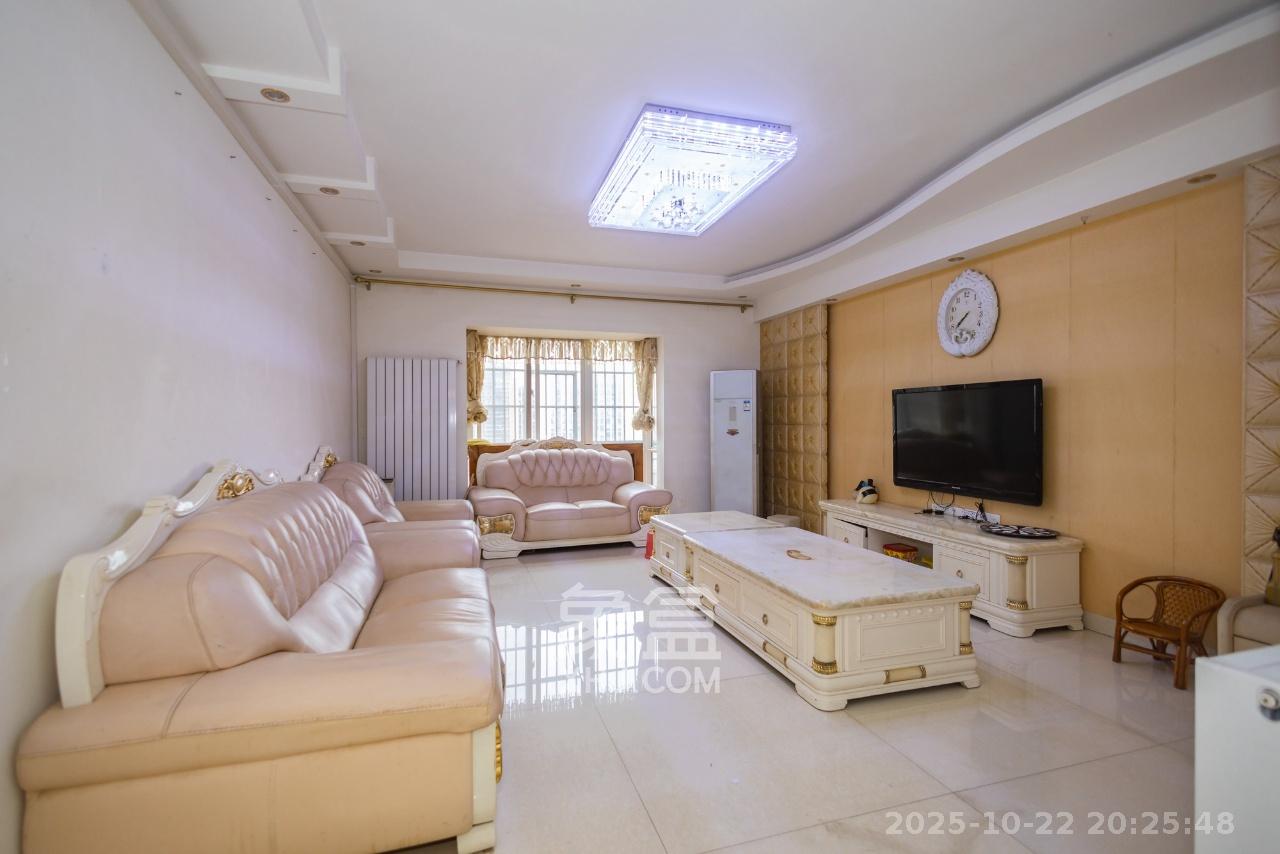 楚天馨苑 4室2厅2卫 2480.0元/月 楚天馨苑 4室2厅2卫 2480.0元/月户型图