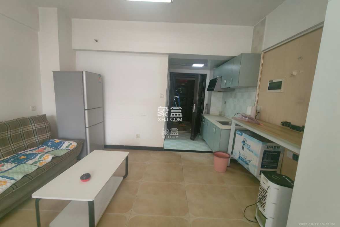 英郡年华  1室1厅1卫    1200.0元/月 英郡年华  1室1厅1卫    1200.0元/月室内图