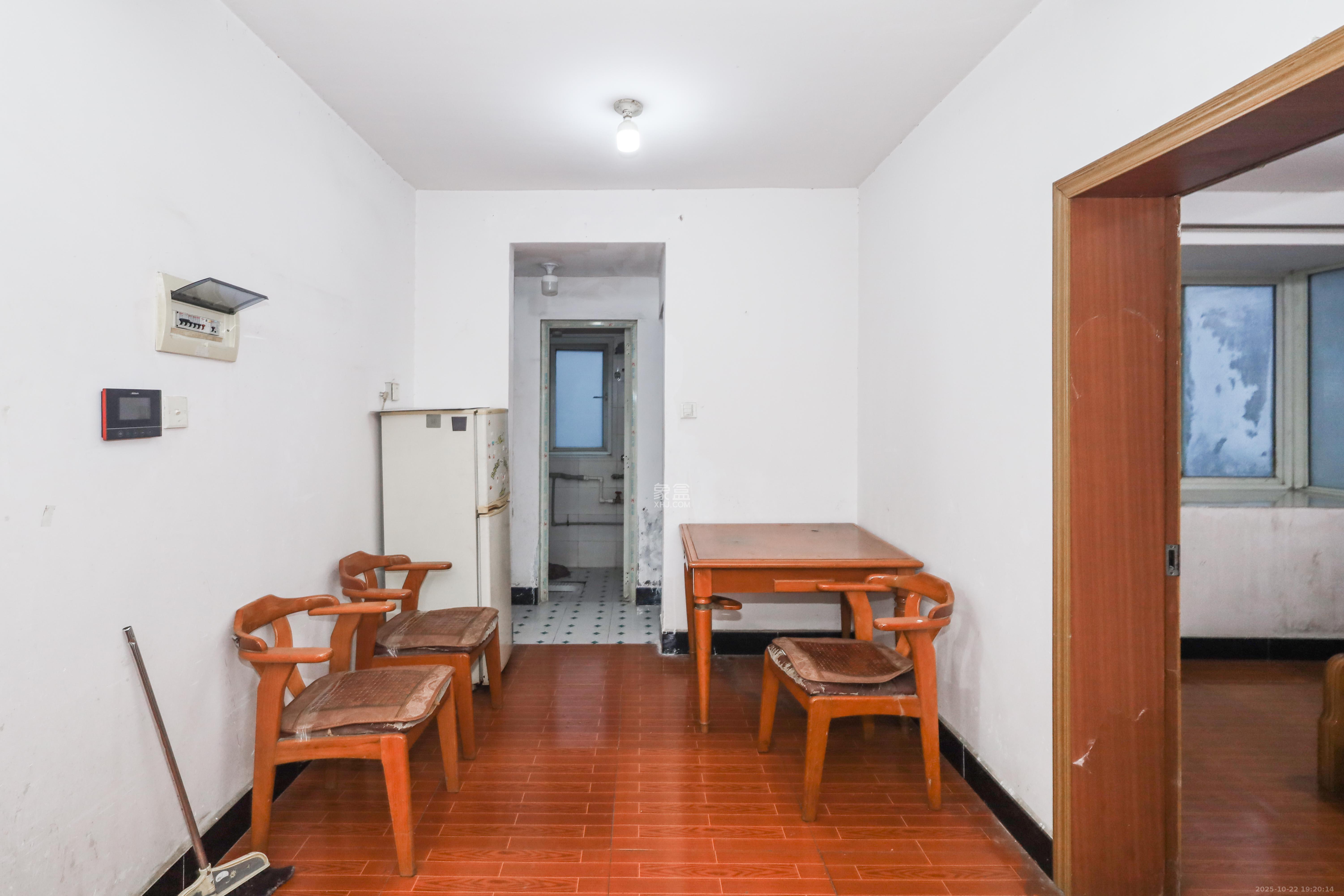 桔洲新苑（桔洲印象）  2室2厅1卫    52.0万客厅