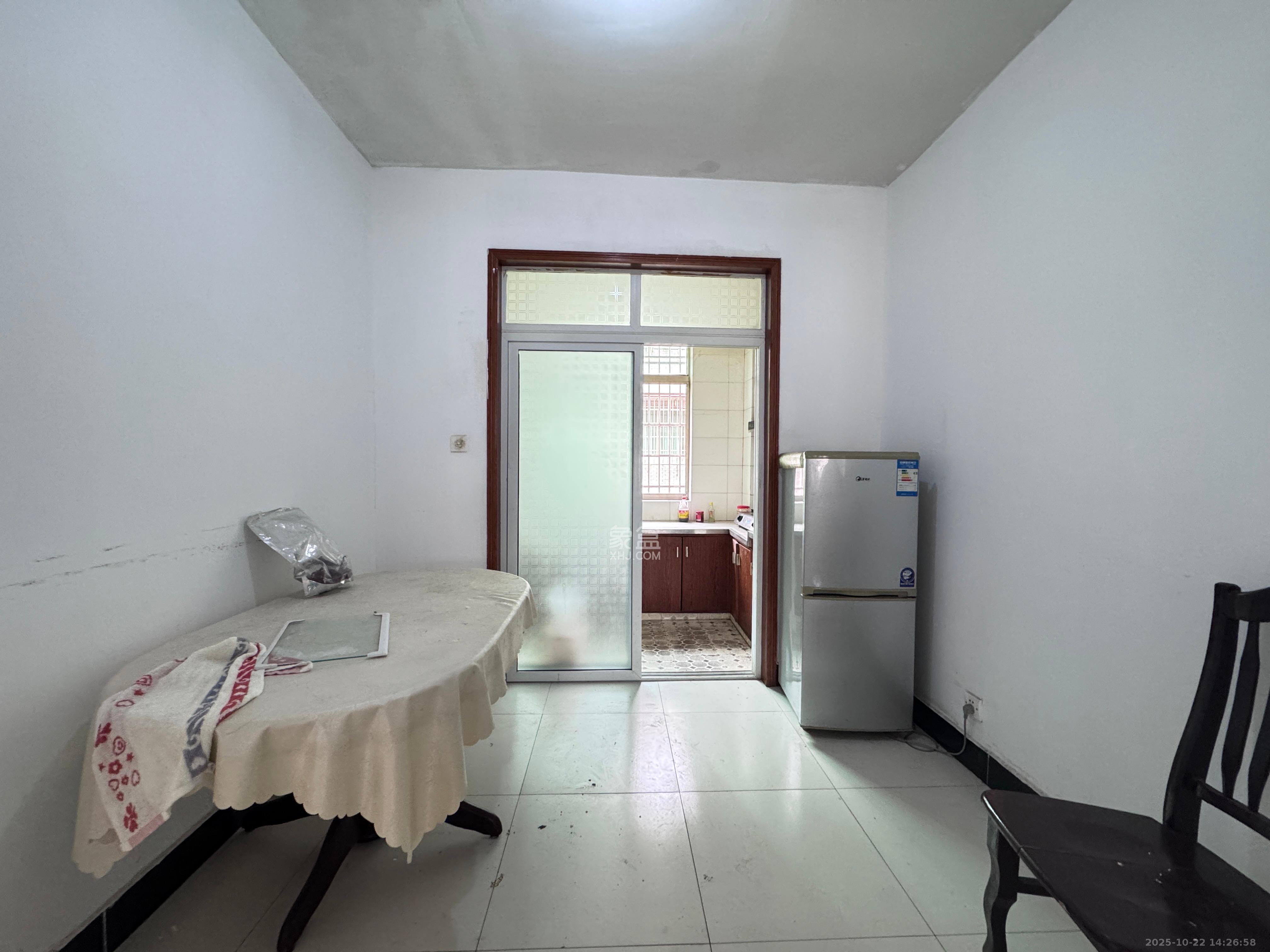 金桂小区一期  1室2厅1卫    1500.0元/月室内图