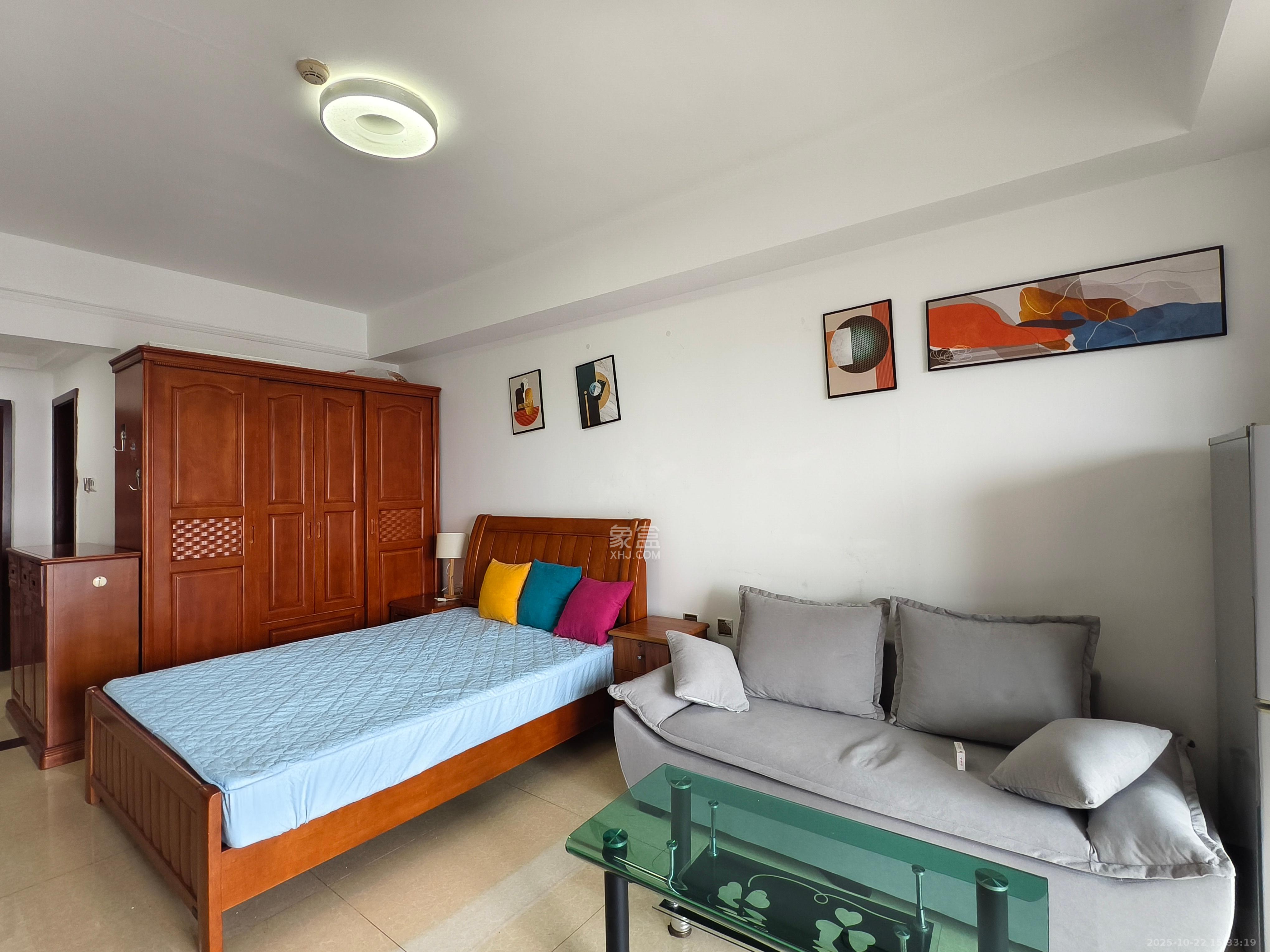 东塘瑞府  1室1厅1卫    1800.0元/月 东塘瑞府  1室1厅1卫    1800.0元/月室内图