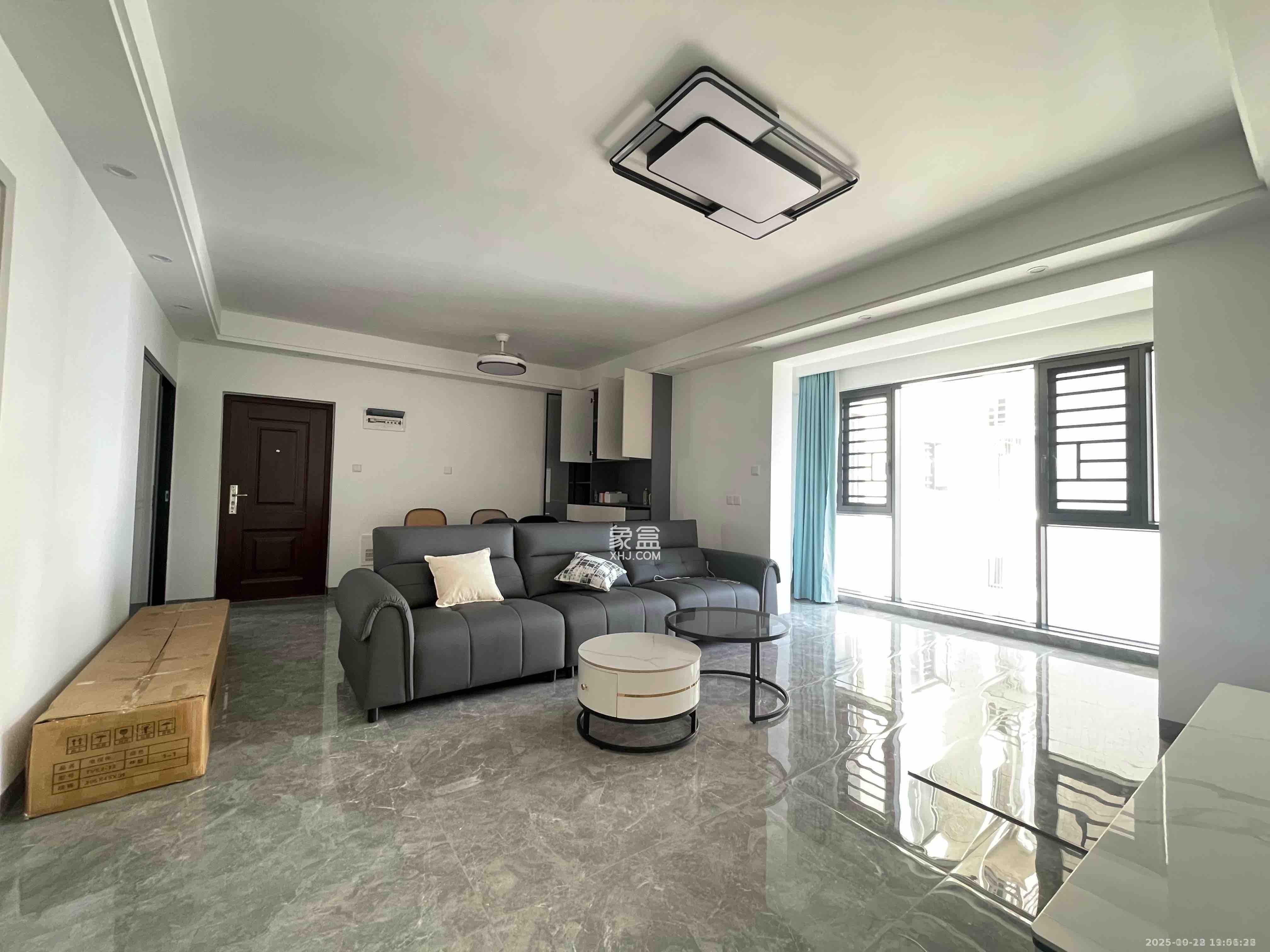 筑梦星园  4室2厅2卫    2500.0元/月 筑梦星园  4室2厅2卫    2500.0元/月