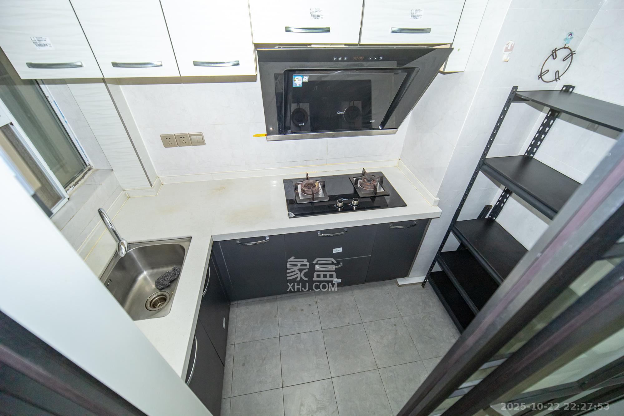 金科时代中心 3室2厅1卫 56.8万 金科时代中心 3室2厅1卫 56.8万厨房