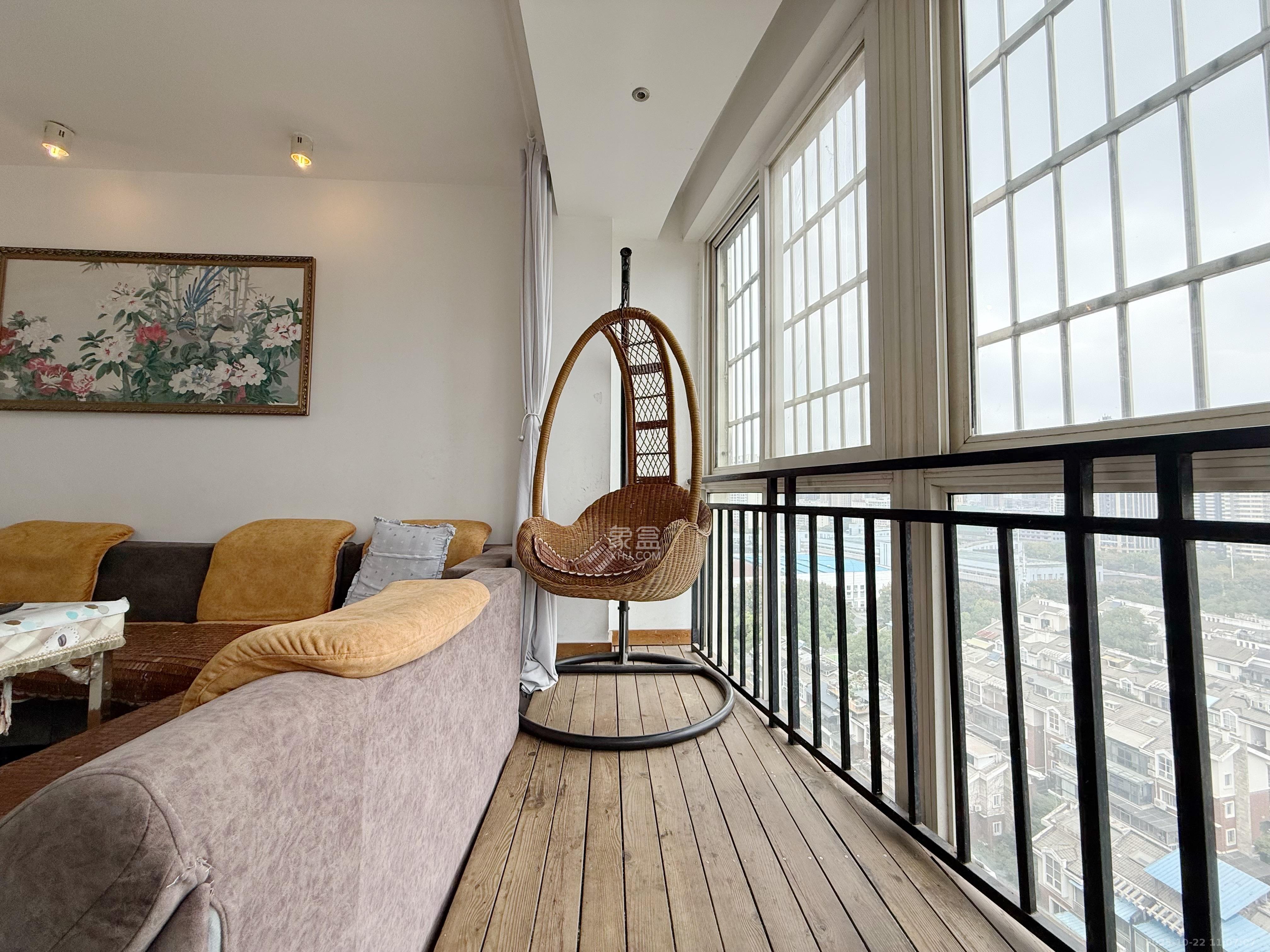 幸福洋房  3室2厅2卫    1800.0元/月室内图