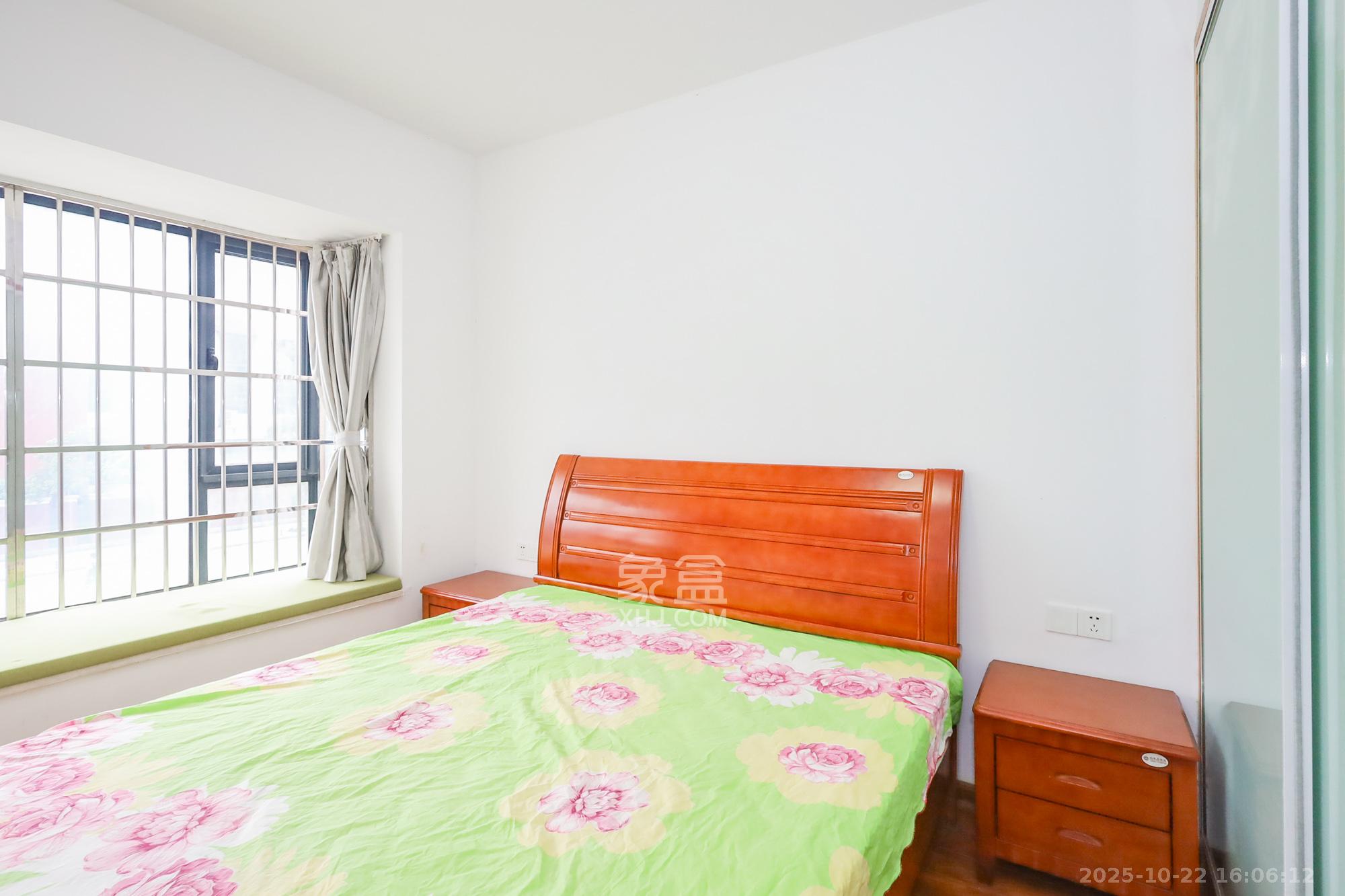 钰龙天下一期  3室2厅1卫    230.0万 钰龙天下一期  3室2厅1卫    230.0万卧室