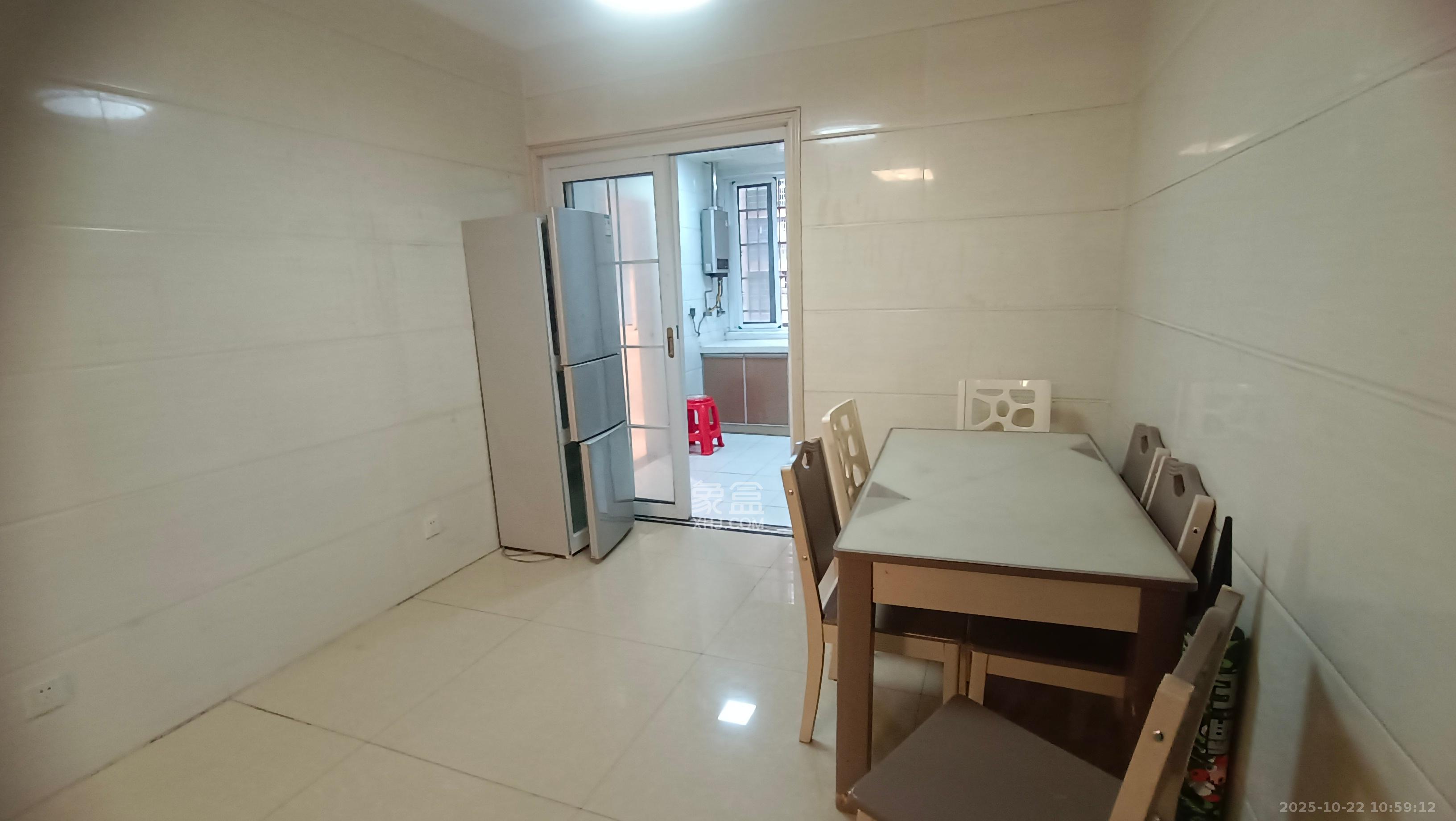 星城新宇月雅苑（月塘小区）  3室2厅2卫    2300.0元/月室内图