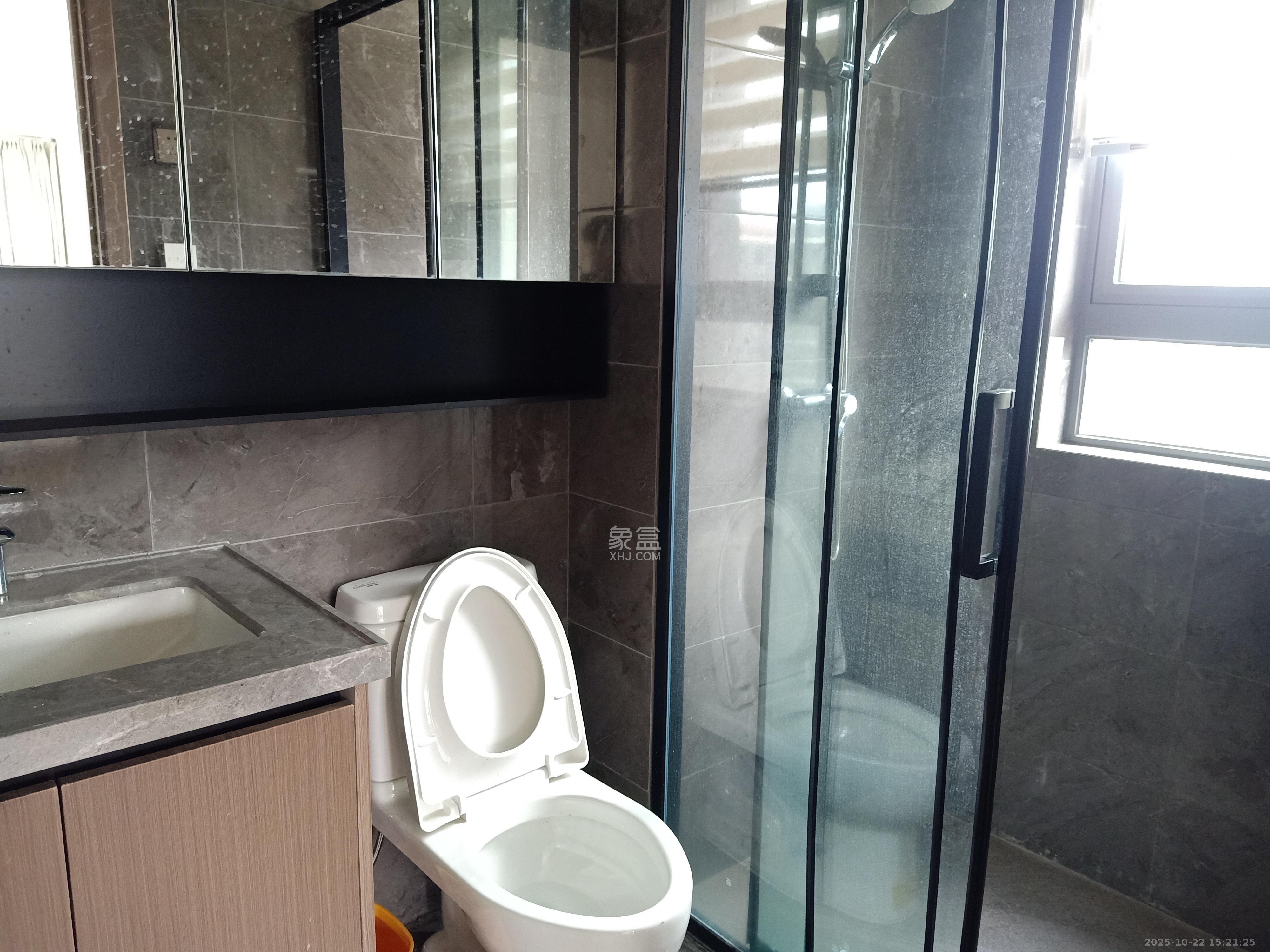 中海寰宇天下 4室2厅2卫 3600.0元/月 中海寰宇天下 4室2厅2卫 3600.0元/月室内图