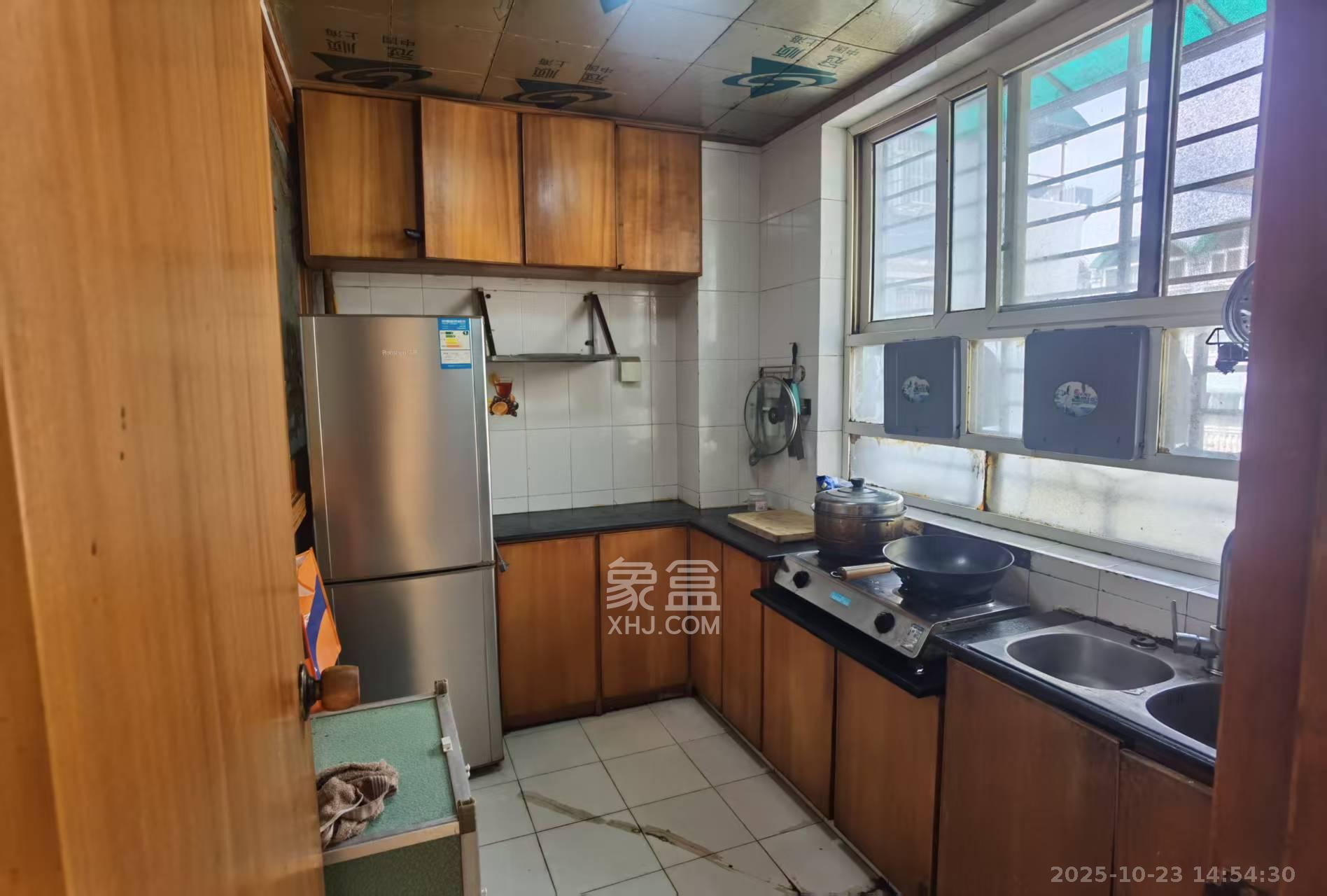 德政园  2室2厅1卫    1700.0元/月室内图