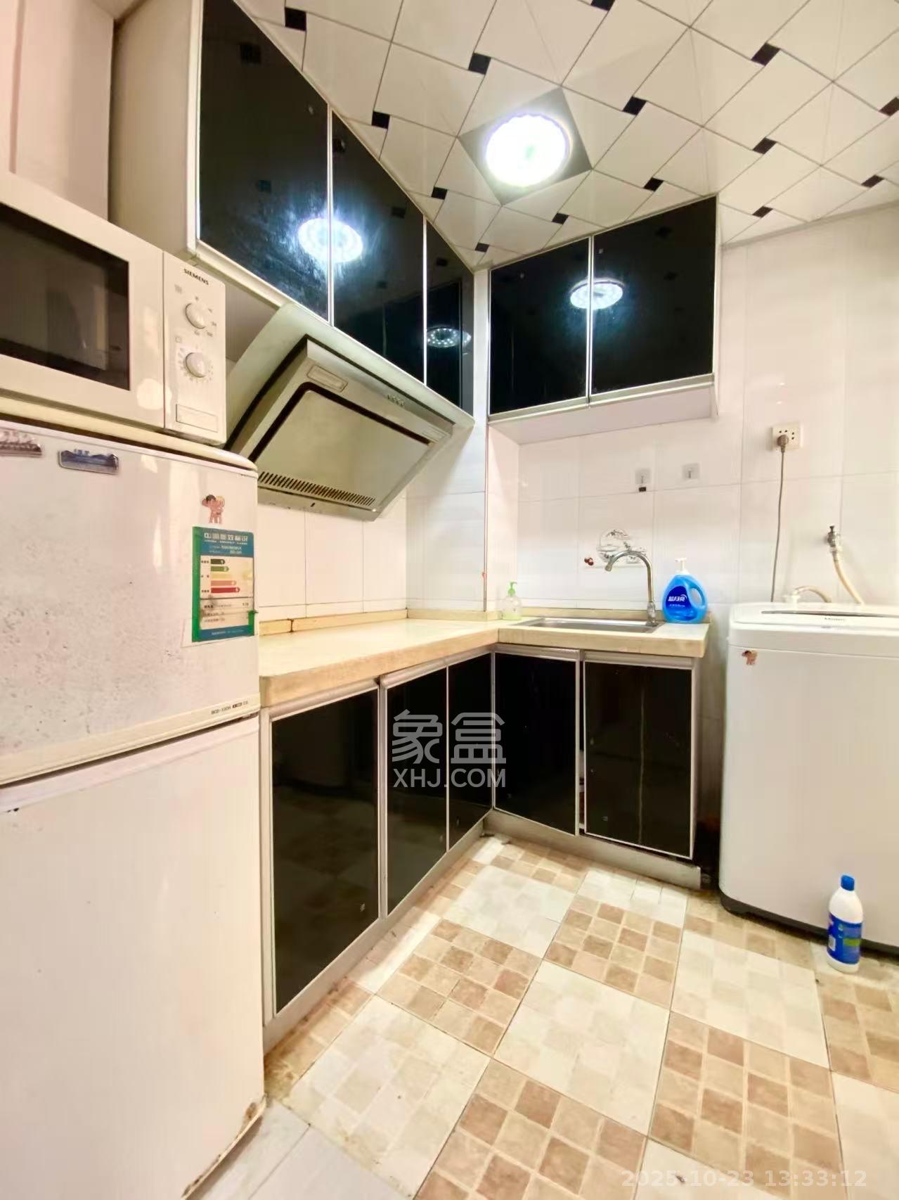 四方小区综合楼（四方嘉丽）  1室1厅1卫    1000.0元/月室内图