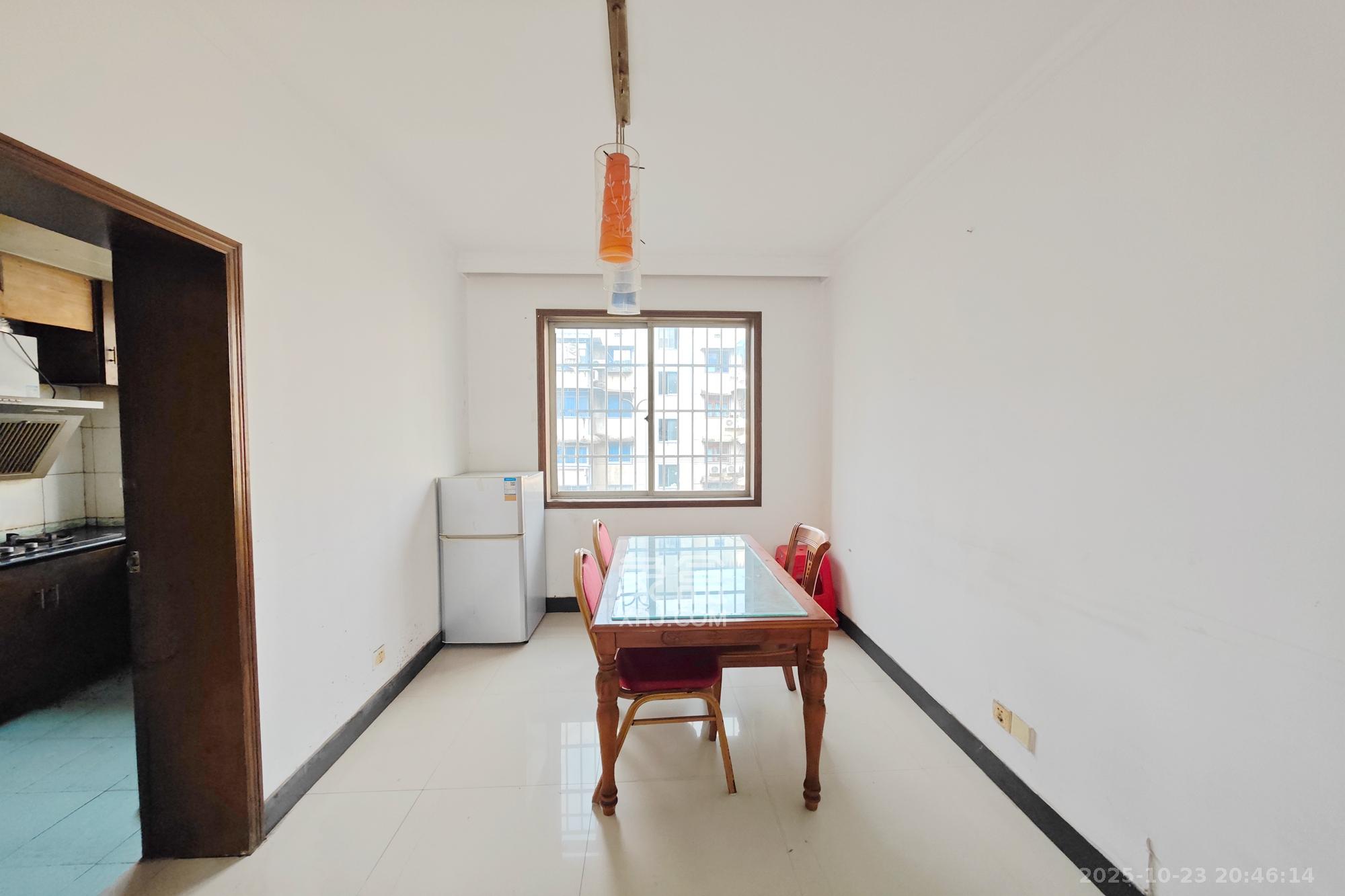 湖工家园  3室2厅1卫    68.8万 湖工家园  3室2厅1卫    68.8万客厅