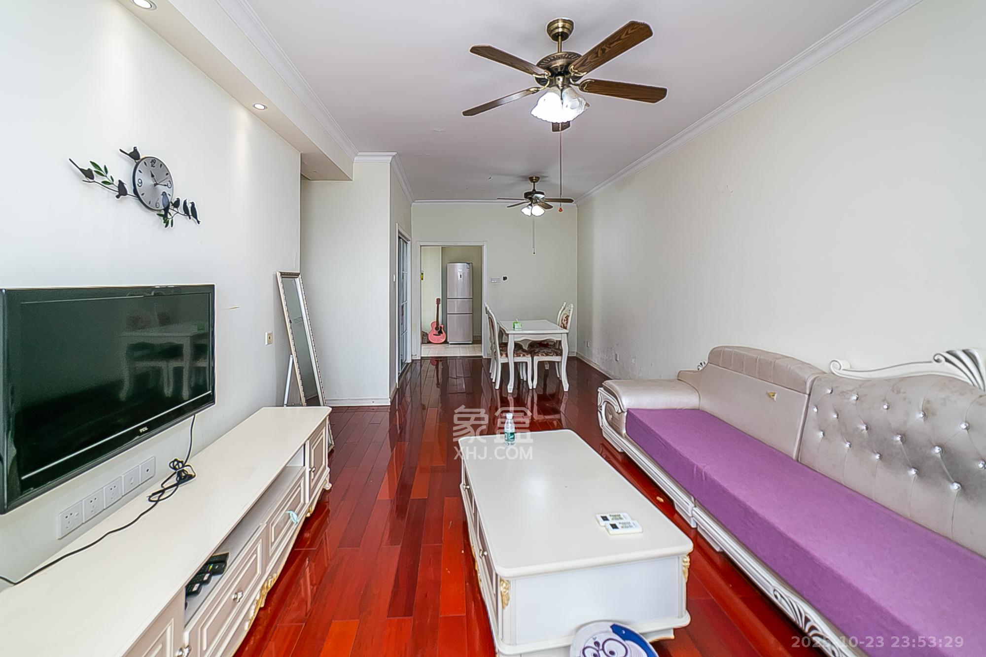 通用时代国际社区  3室2厅2卫    108.0万 通用时代国际社区  3室2厅2卫    108.0万客厅