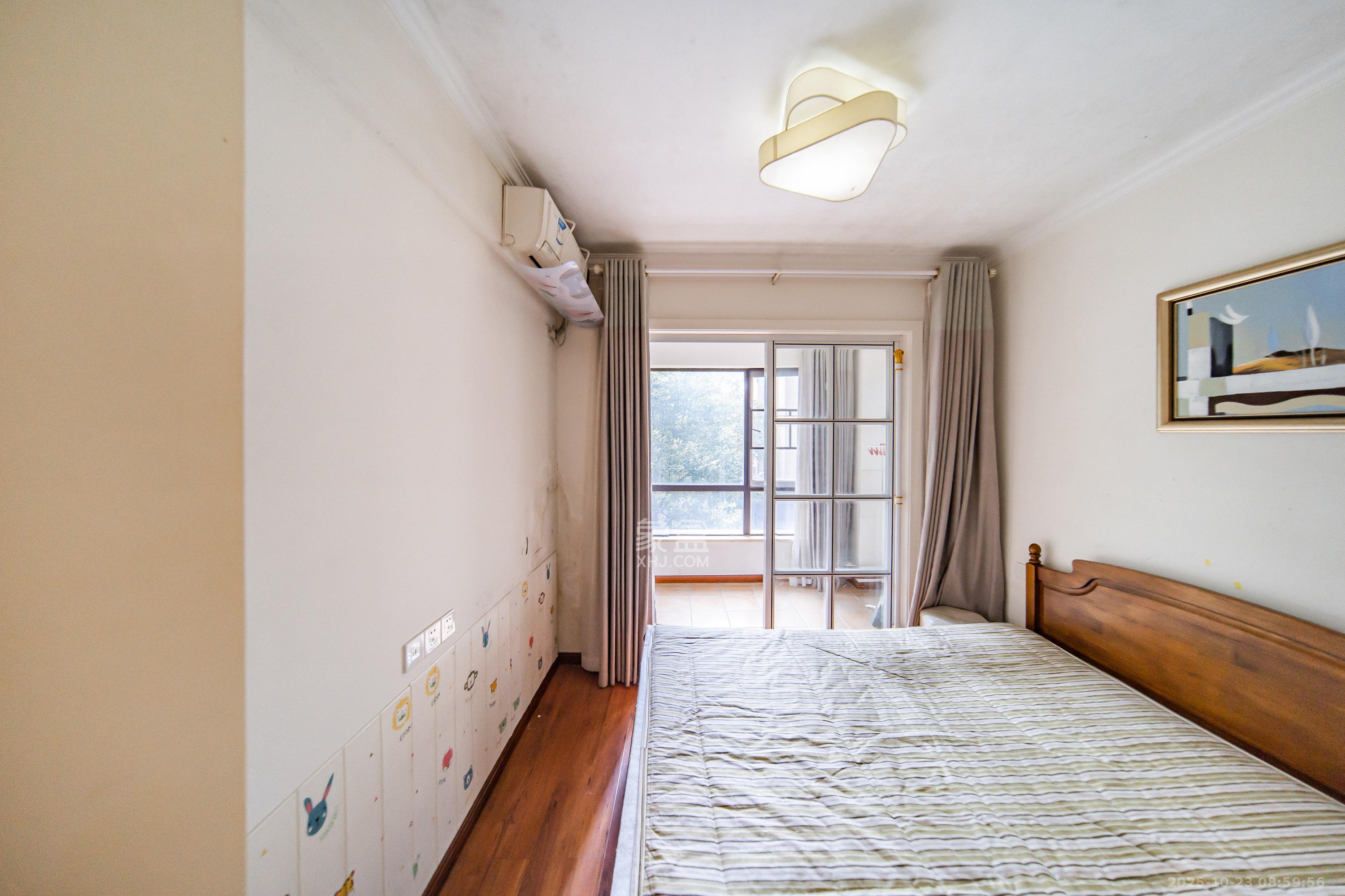 洋湖18克拉(旷远洋湖18克拉) 4室2厅2卫 3500.0元/月 洋湖18克拉(旷远洋湖18克拉) 4室2厅2卫 3500.0元/月室内图