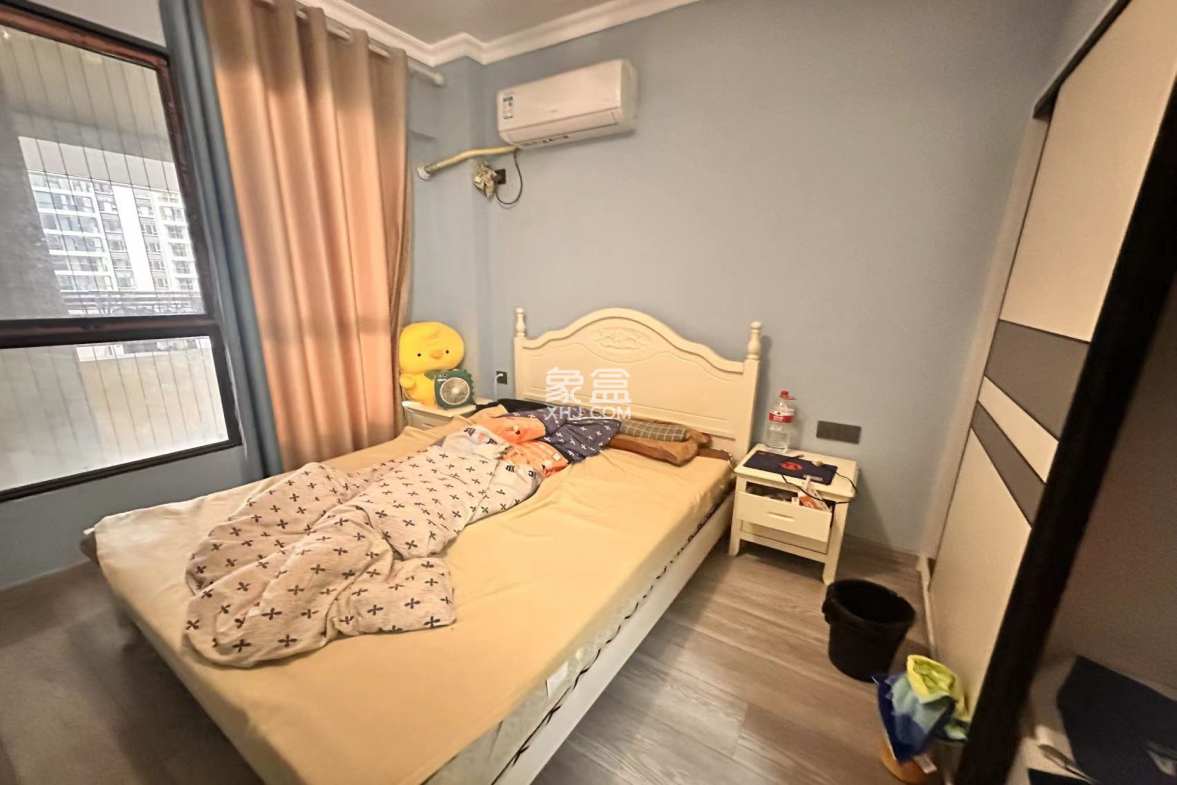 万恒白金汉宫 3室2厅2卫 2500.0元/月 万恒白金汉宫 3室2厅2卫 2500.0元/月室内图