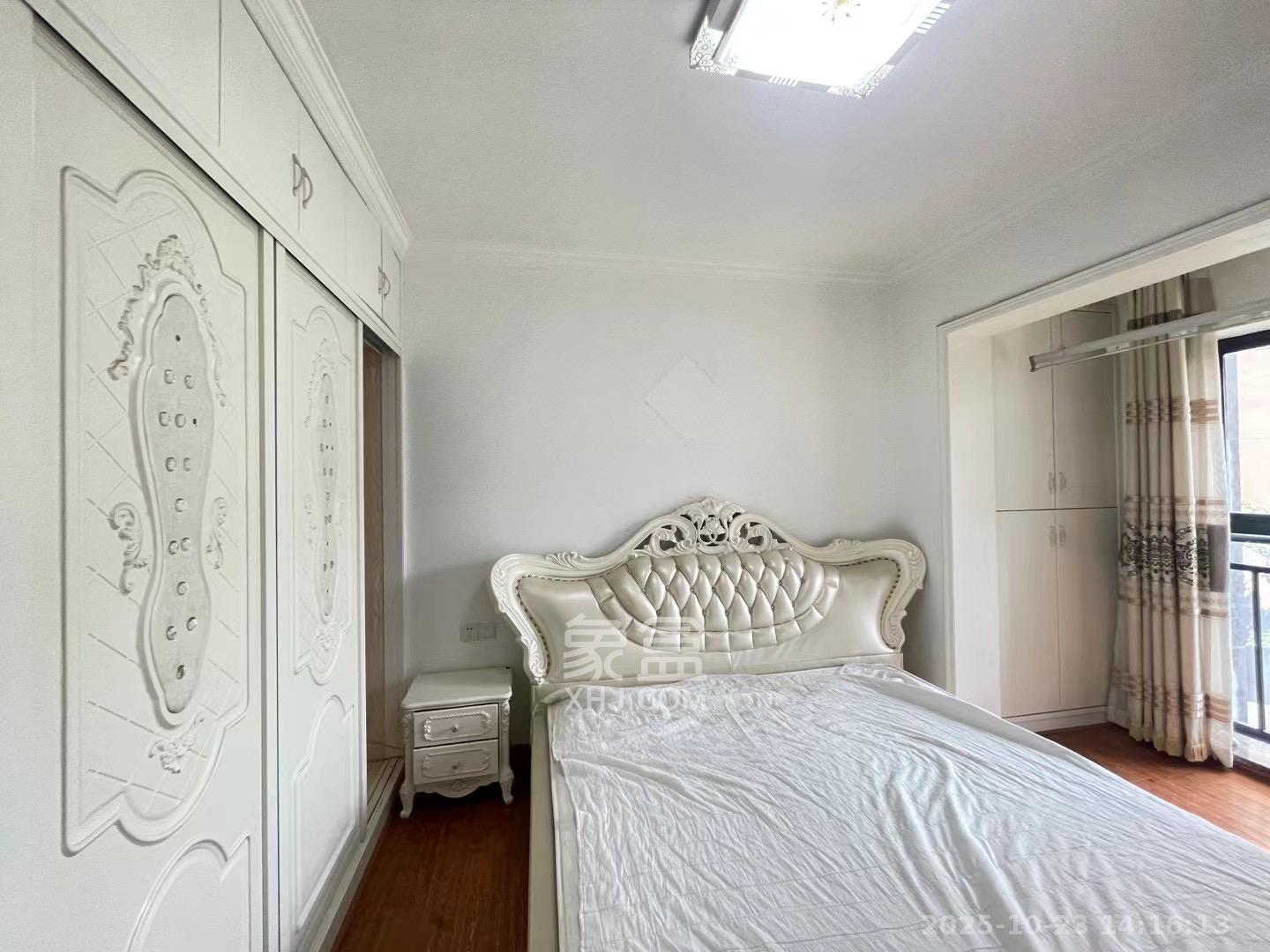 中海梅溪湖壹号  3室2厅1卫    2400.0元/月 中海梅溪湖壹号  3室2厅1卫    2400.0元/月室内图