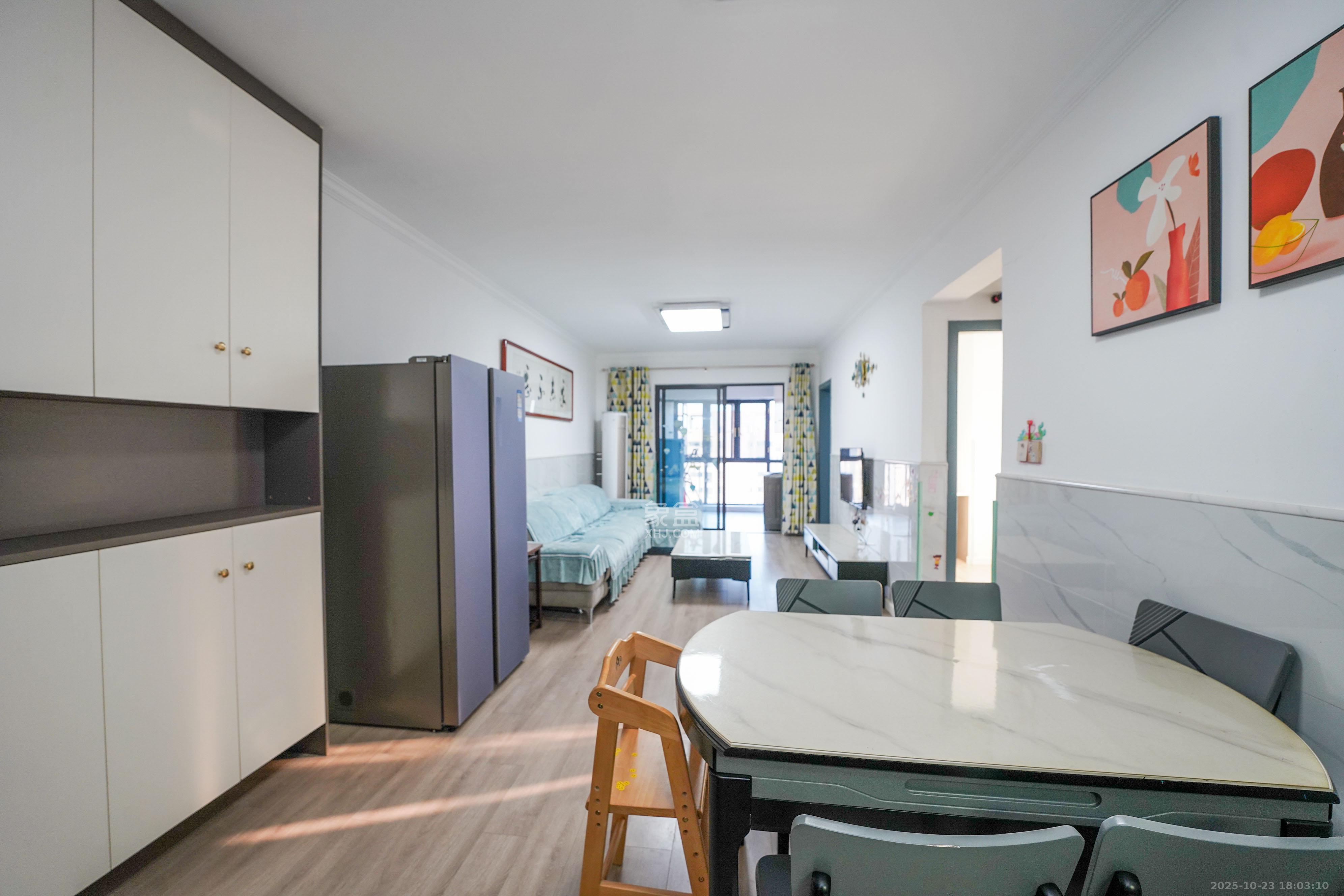 汇金城/嘉华城(二期、三期)  3室2厅2卫    120.0万 汇金城/嘉华城(二期、三期)  3室2厅2卫    120.0万客厅