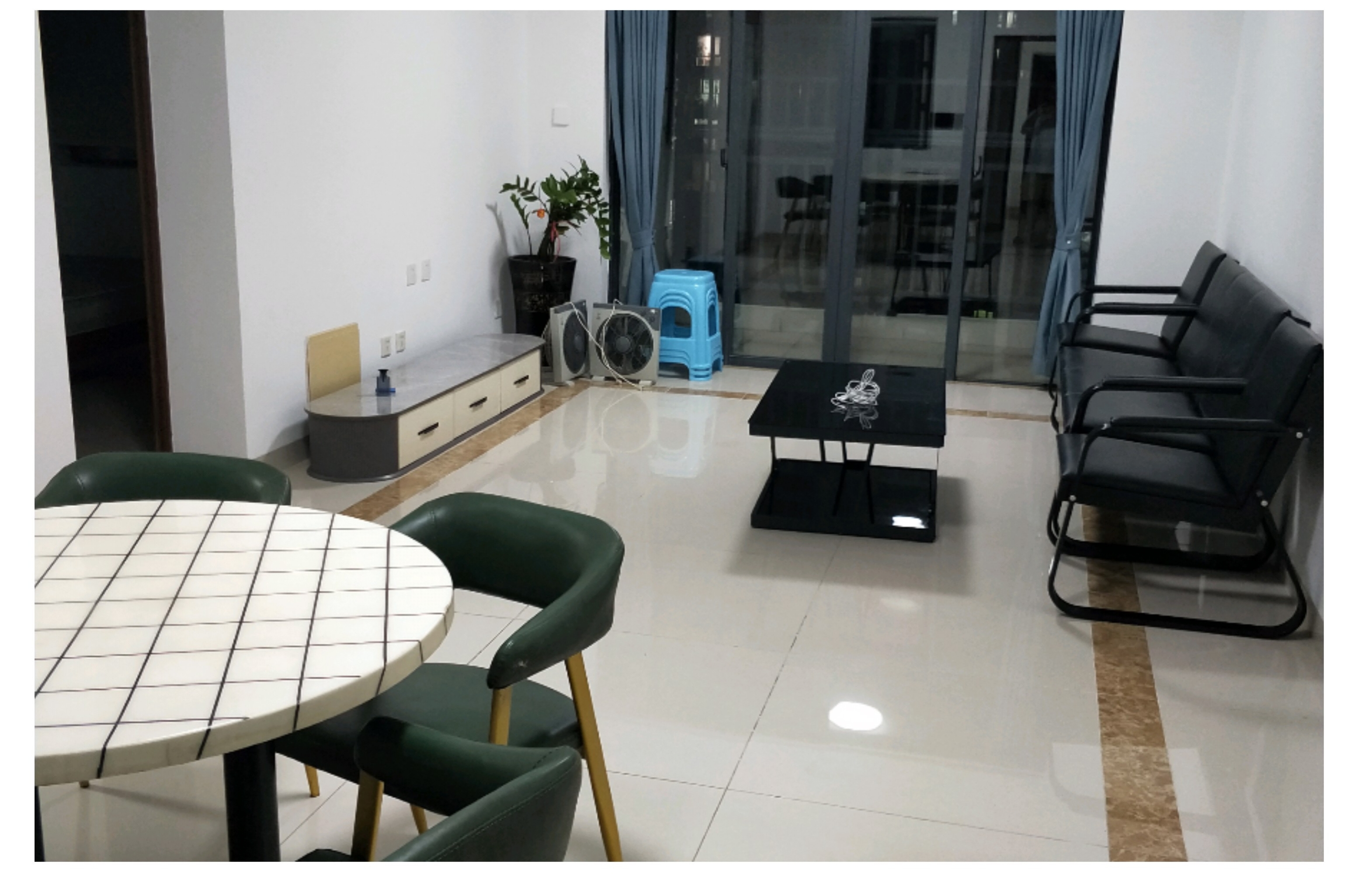 金龙苑  1室0厅0卫    2600.0元/月 金龙苑  1室0厅0卫    2600.0元/月室内图